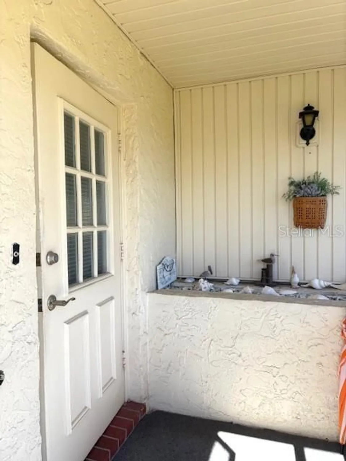 Property Slideshow image 2 of 34 | 1901 canterbury ln 10, Sun City Center, FL, 33573