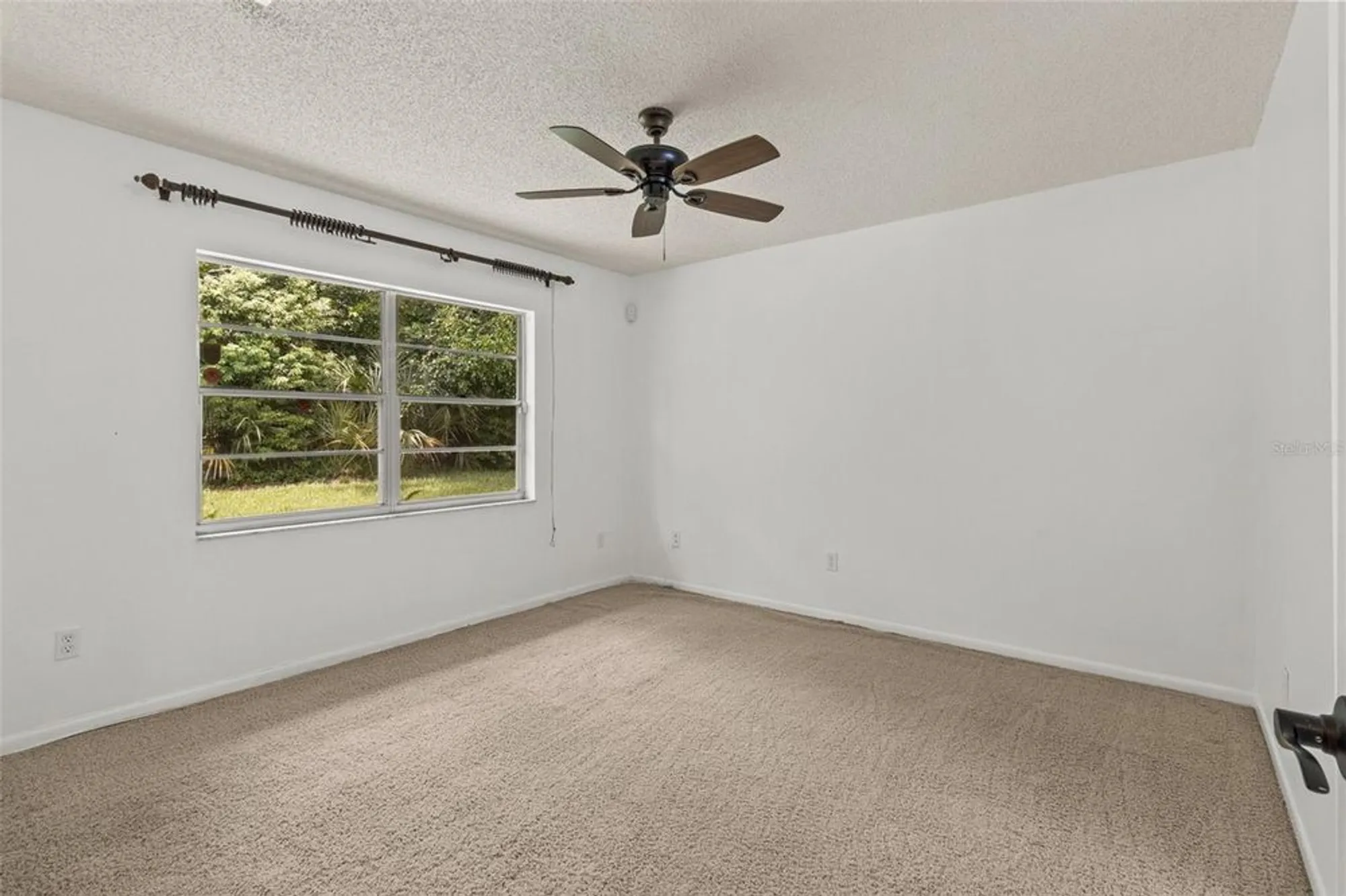 Property Slideshow image 14 of 36 | 1163 orange tree cir d, Palm Harbor, FL, 34684