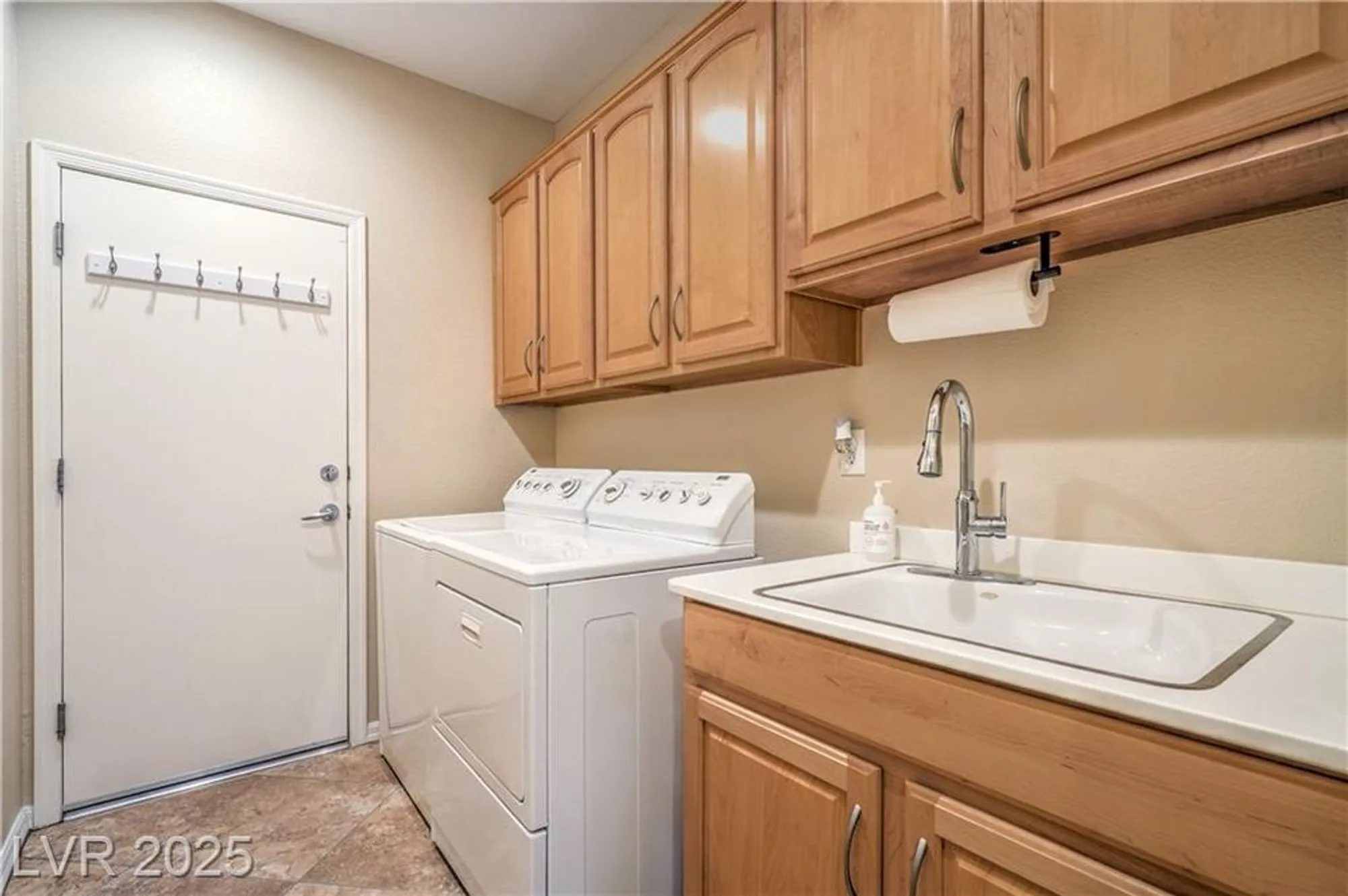 Property Slideshow image 27 of 52 | 2148 shadow canyon dr, Henderson, NV, 89044