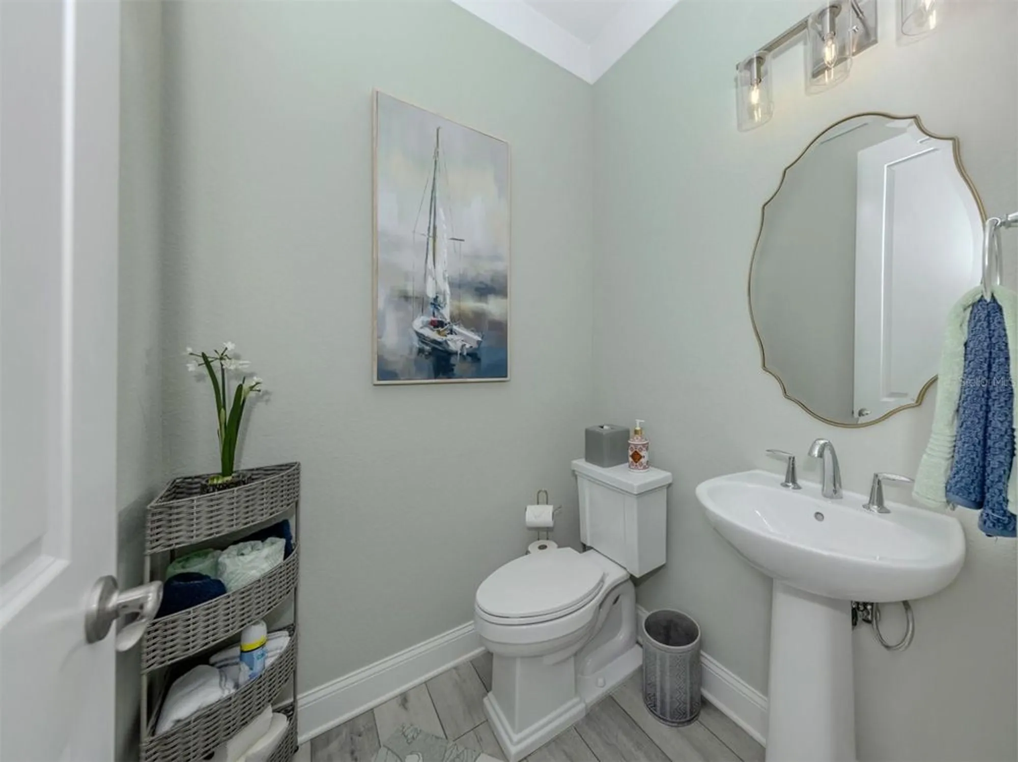 Property Slideshow image 25 of 78 | 592 mistiflower cir, Nokomis, FL, 34275