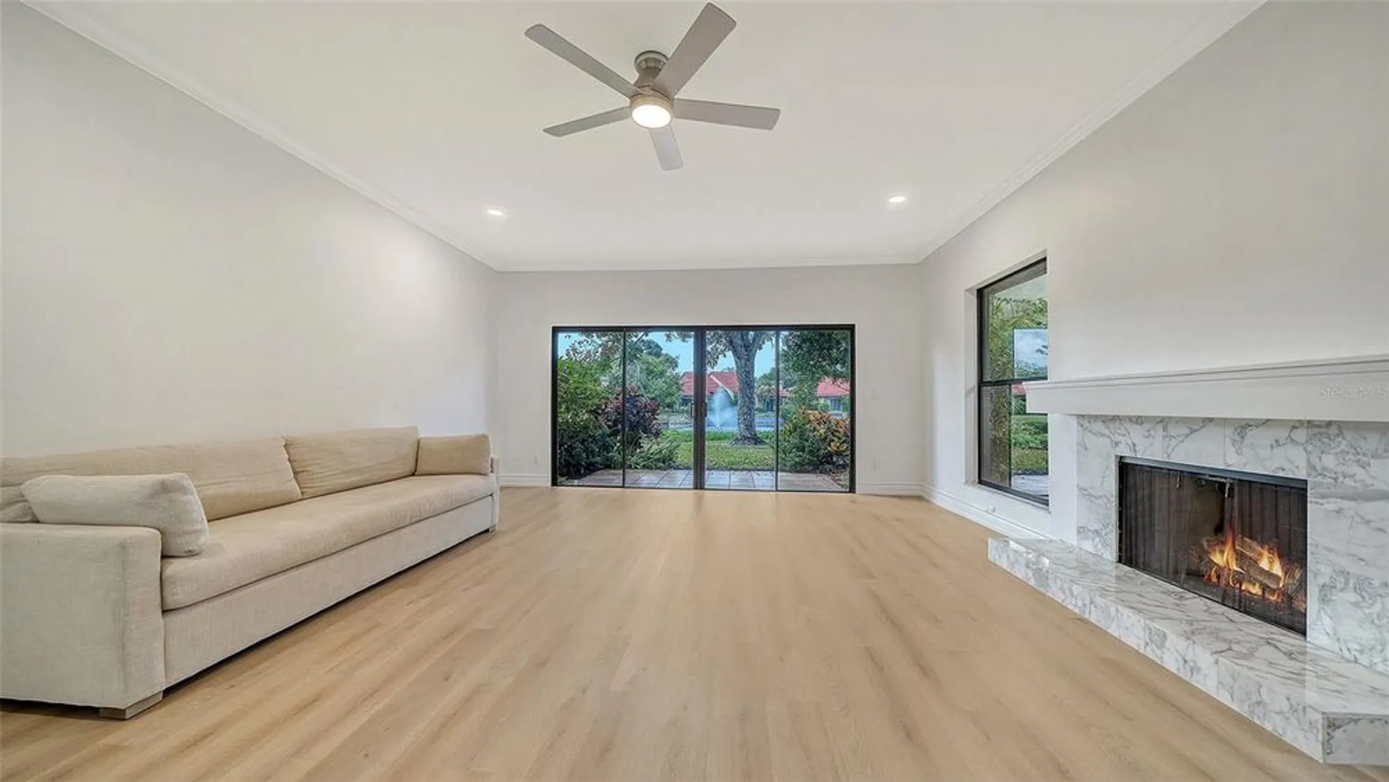 Property Slideshow image 6 of 48 | 5027 kestral park # 64, Sarasota, FL, 34231