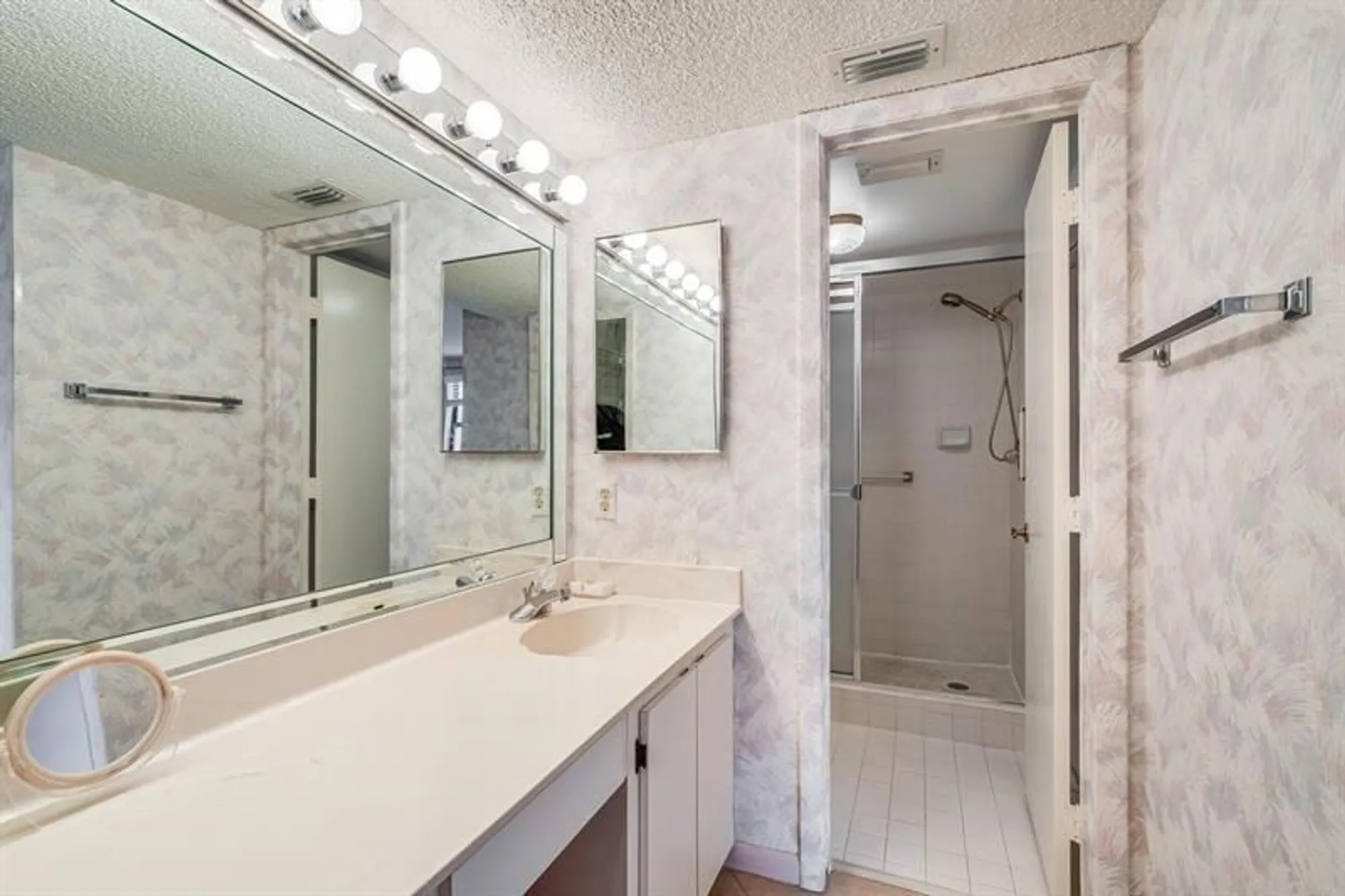 Property Slideshow image 11 of 32 | 4955 e sabal palm blvd 104, Tamarac, FL, 33319