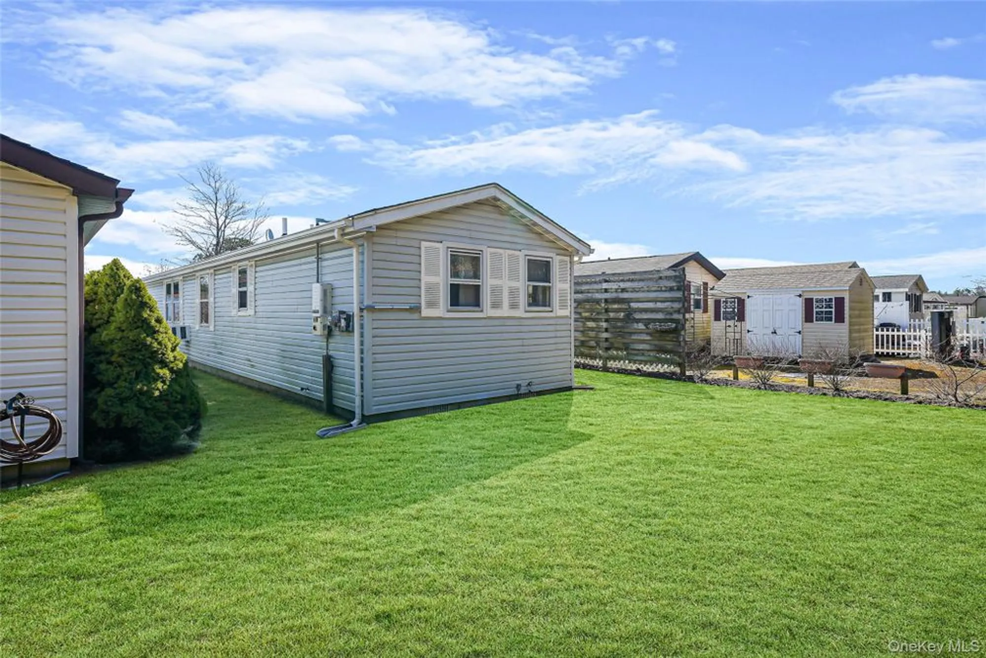 Property Slideshow image 25 of 29 | 91 village cir, Manorville, NY, 11949