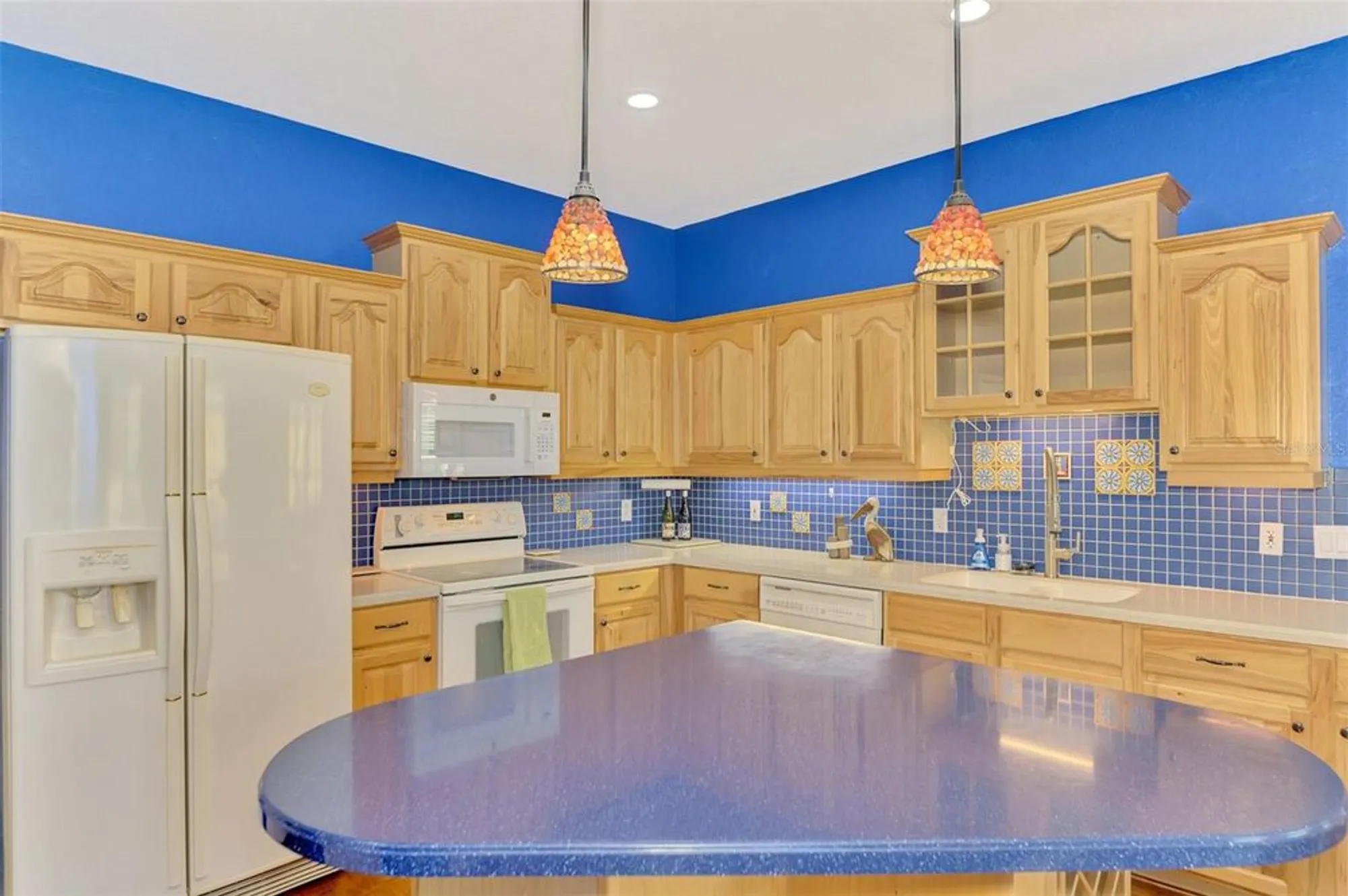 Property Slideshow image 23 of 53 | 4914 lakescene pl, Sarasota, FL, 34243