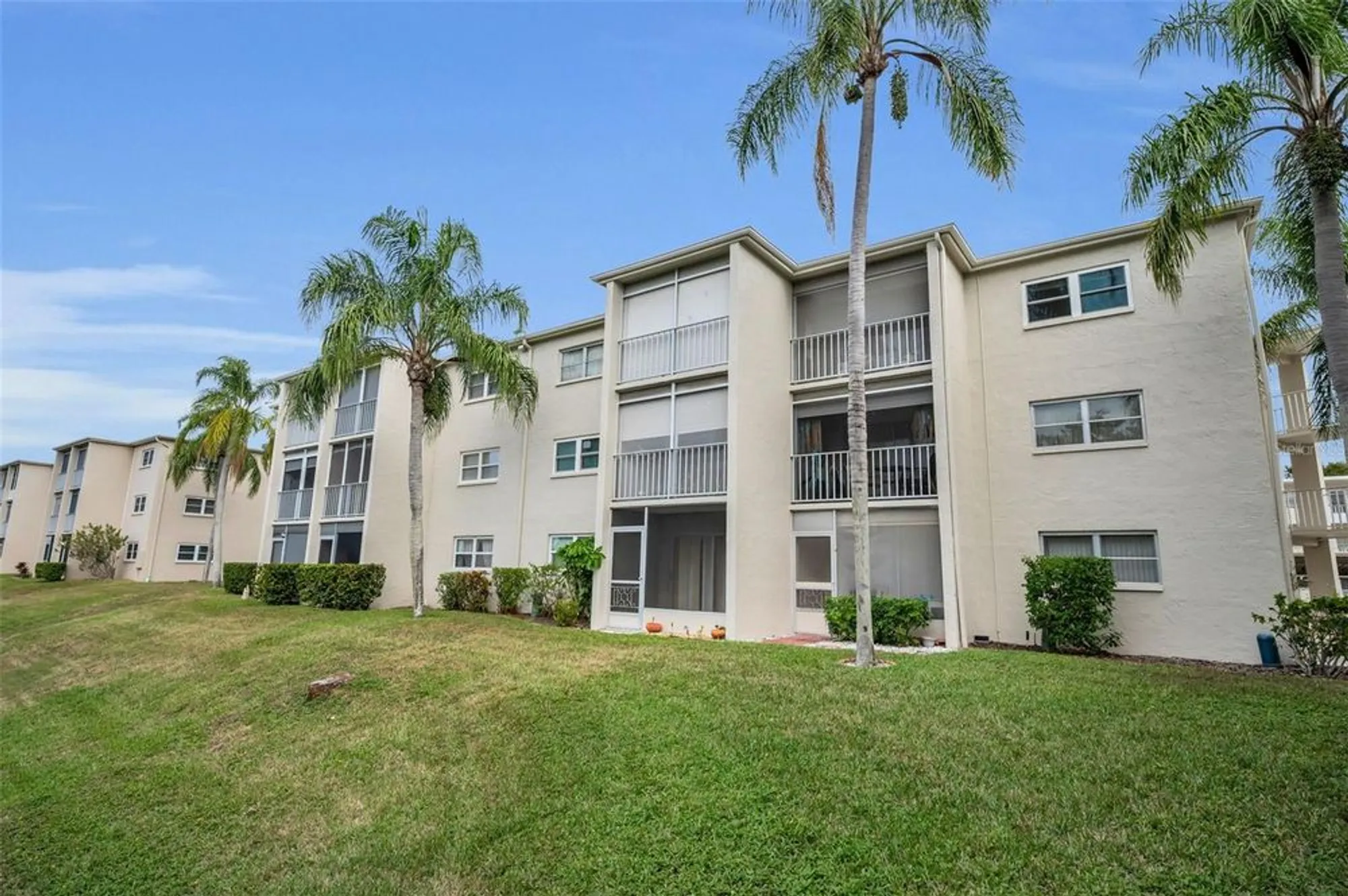 Property Slideshow image 23 of 53 | 960 virginia st 307, Dunedin, FL, 34698