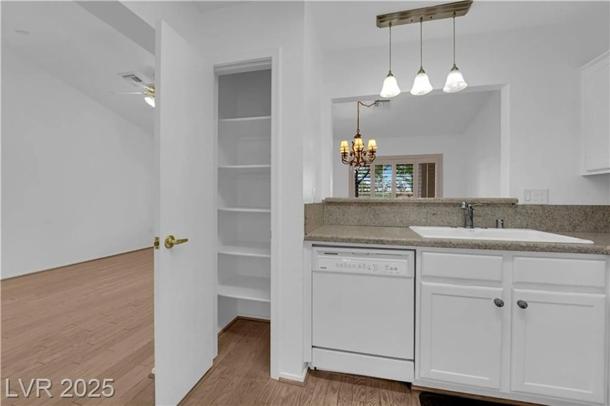 Property Slideshow image 18 of 40 | 9424 gold mountain dr, Las Vegas, NV, 89134