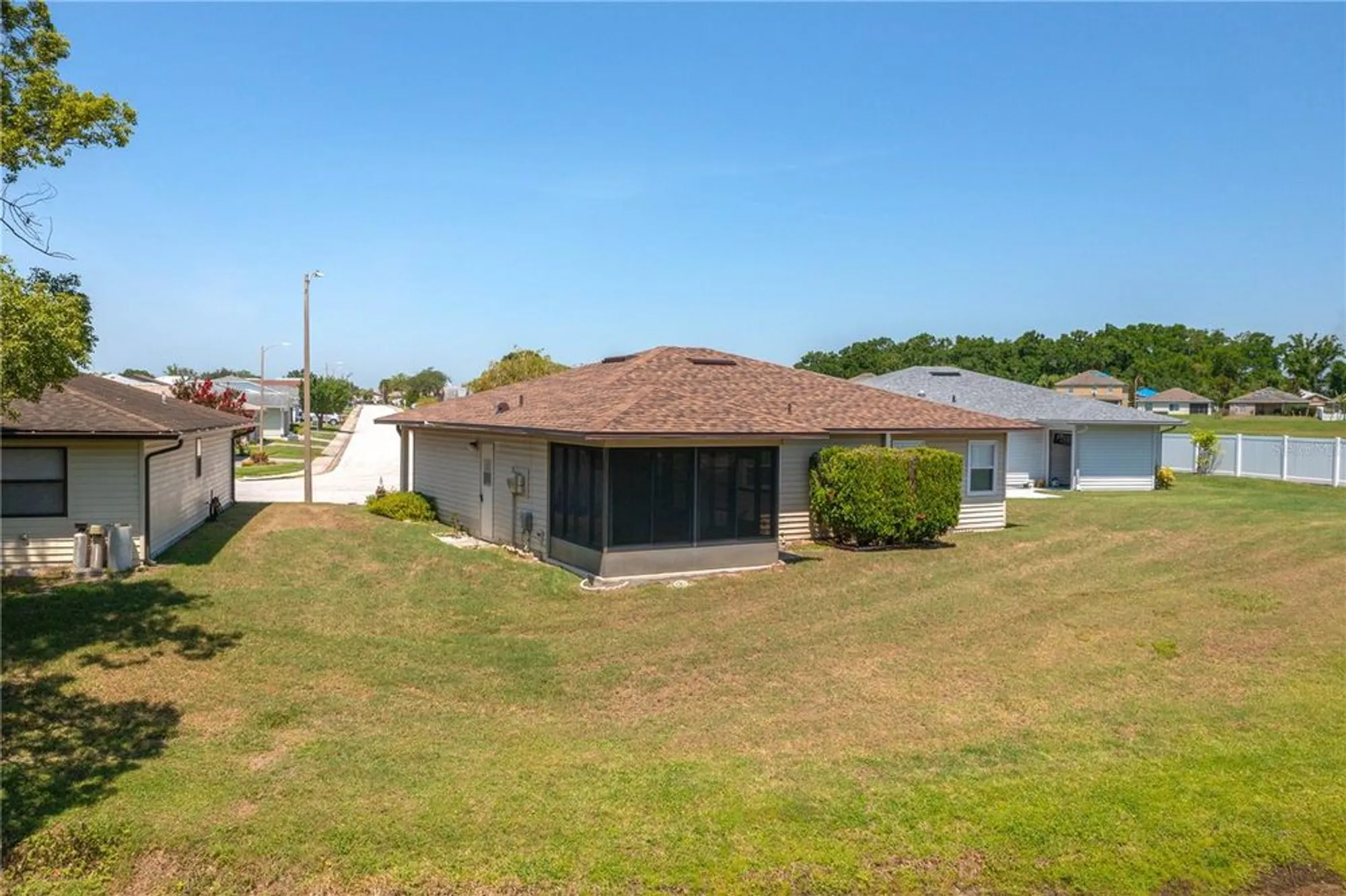 Property Slideshow image 4 of 38 | 3245 prairie dunes cir, Lakeland, FL, 33810