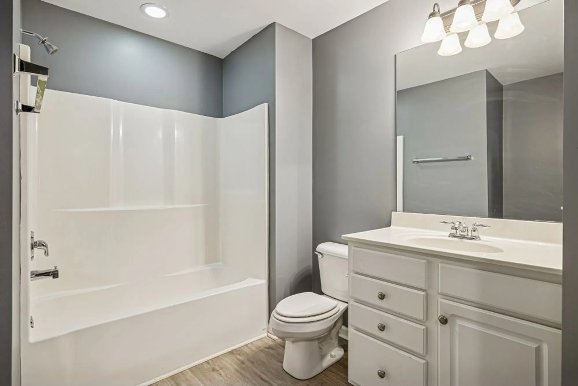 Property Slideshow image 28 of 39 | 825 s browns ln 2102, Gallatin, TN, 37066