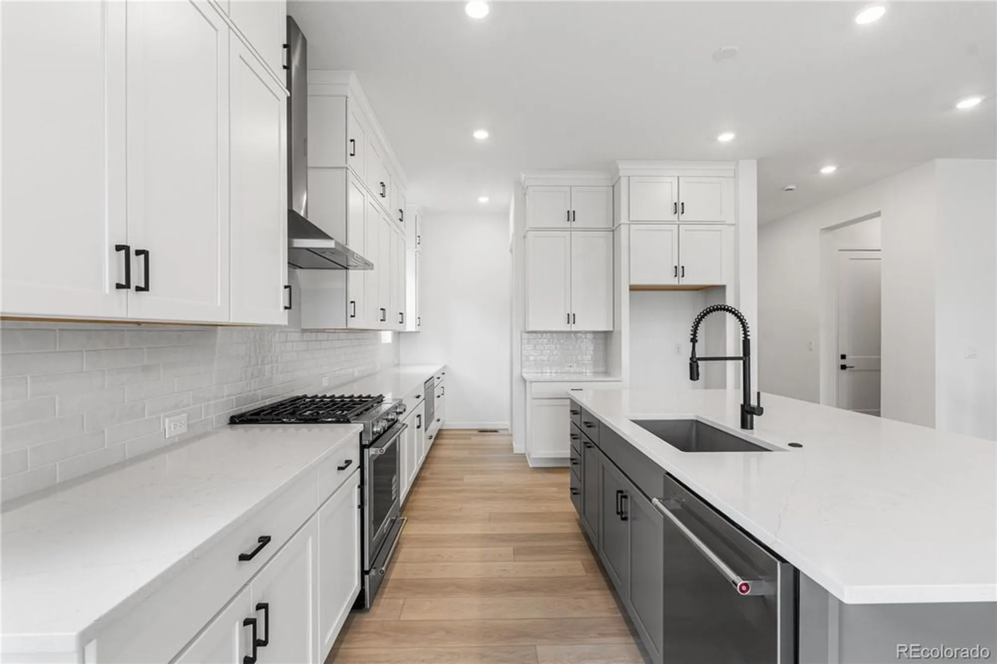 Property Slideshow image 14 of 29 | 11112 amber light cir, Littleton, CO, 80125