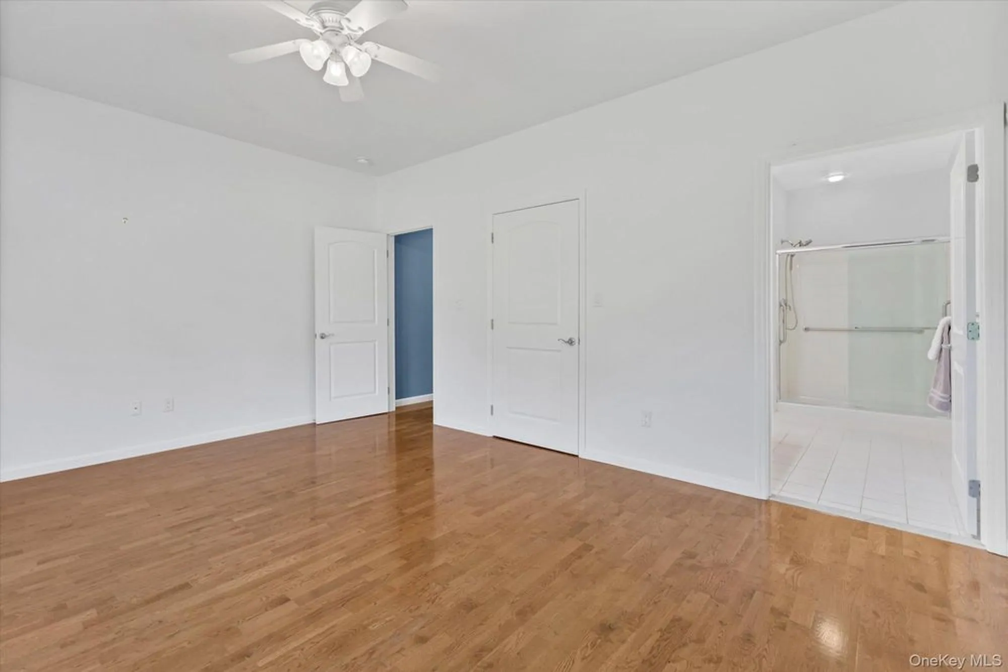 Property Slideshow image 14 of 34 | 67 stoneleigh dr, Riverhead, NY, 11901