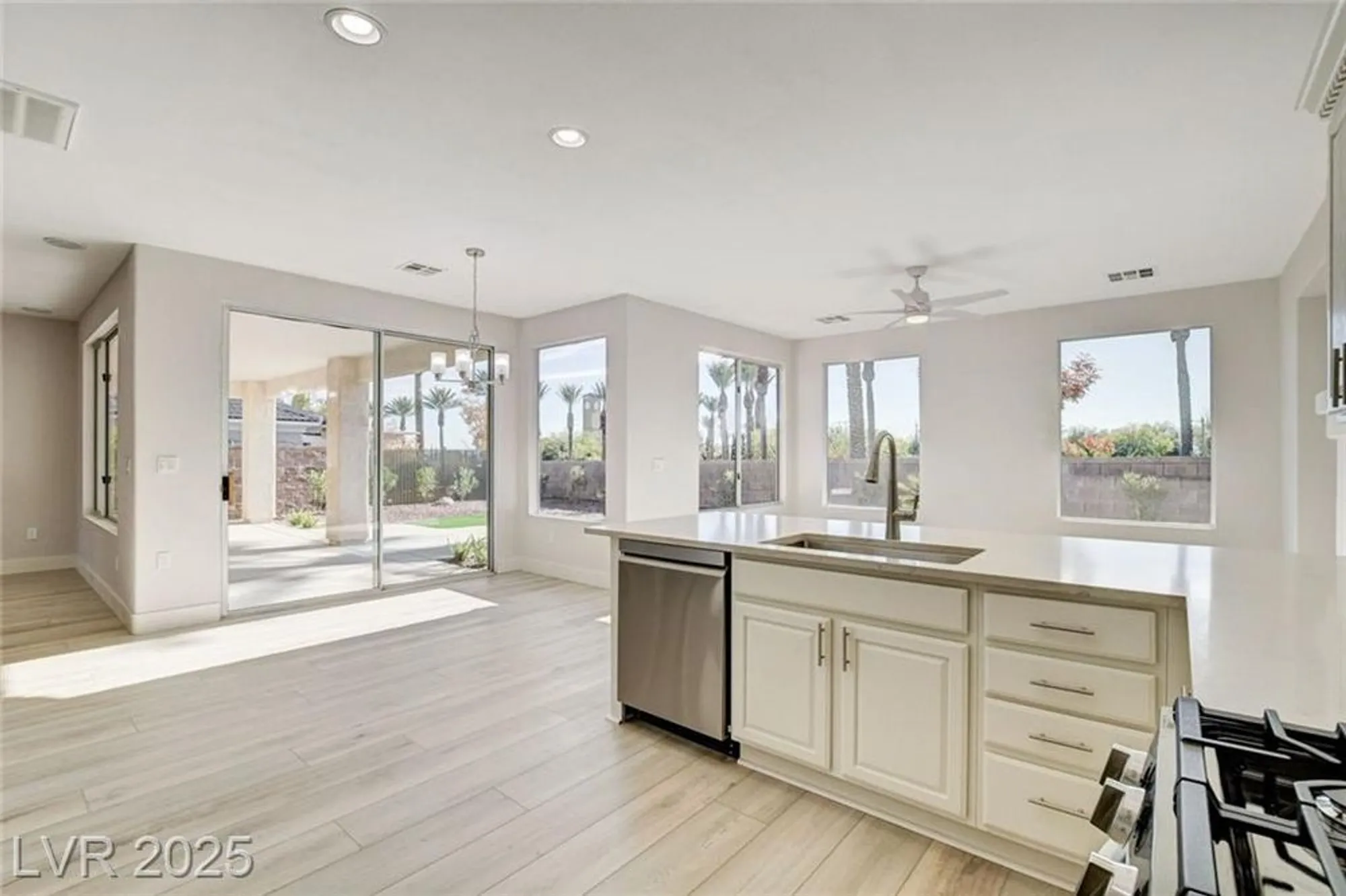 Property Slideshow image 26 of 57 | 10623 riva de fiore ave, Las Vegas, NV, 89135