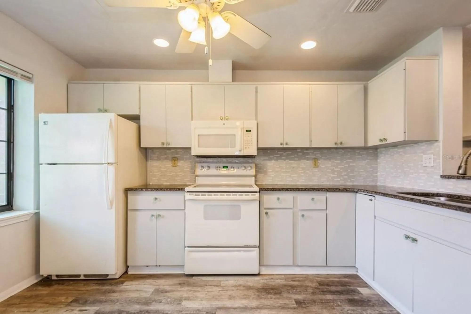Property Slideshow image 5 of 35 | 19029 us highway 19 n apt 24c, Clearwater, FL, 33764