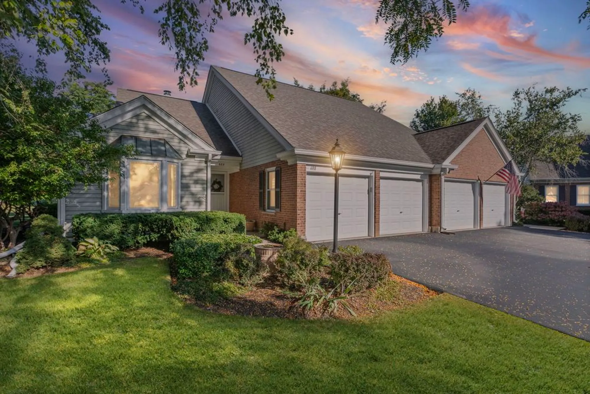 Property Slideshow image 2 of 6 | 688 glasgow ln, Prospect Heights, IL, 60070