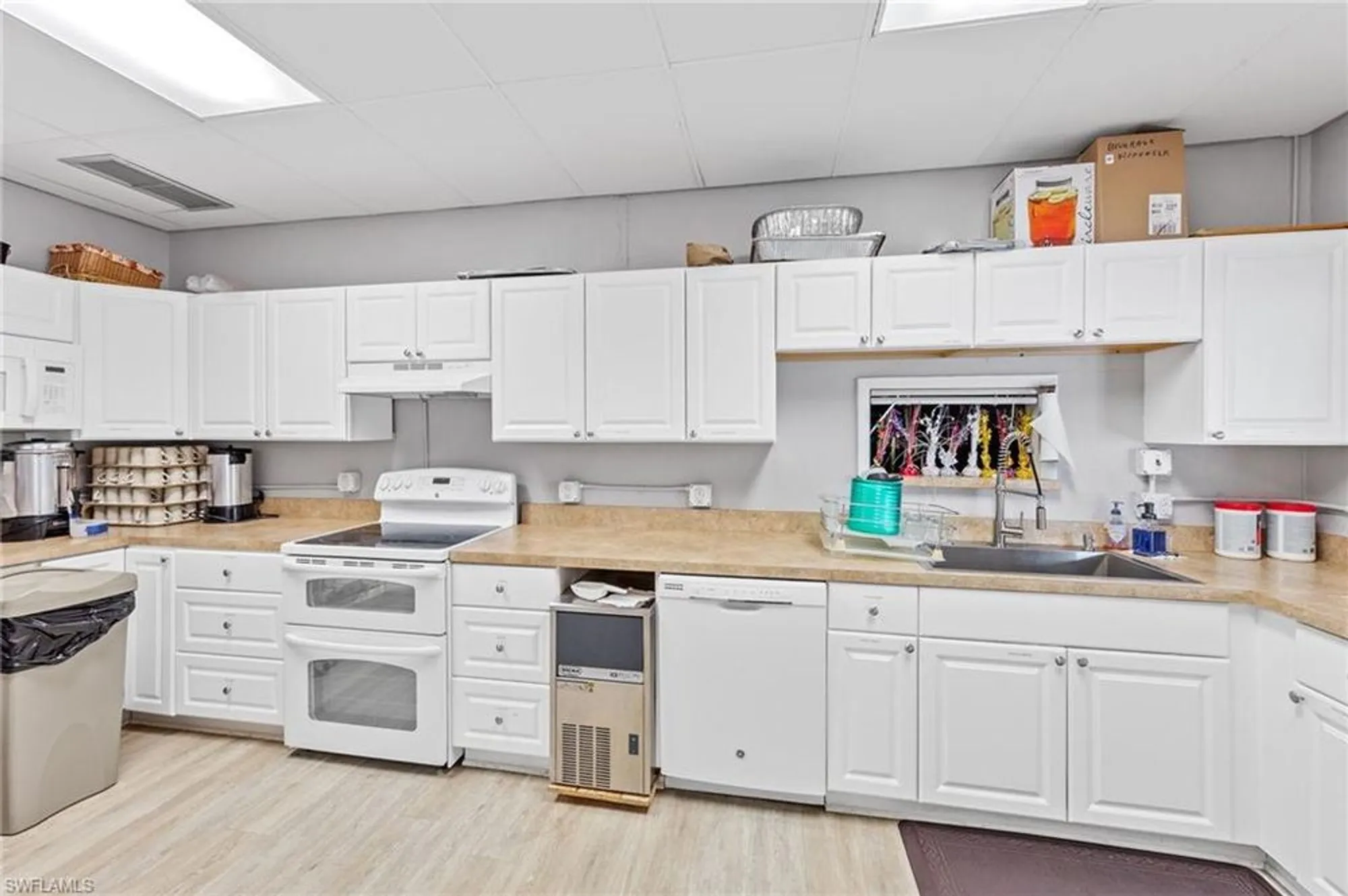 Property Slideshow image 30 of 40 | 16 san remo cir, Naples, FL, 34112