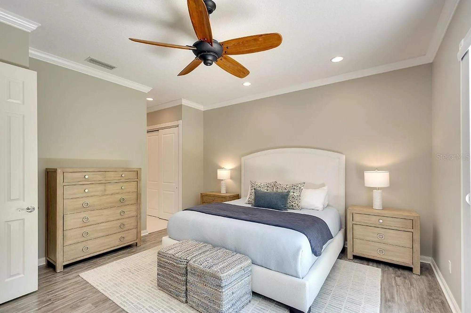 Property Slideshow image 24 of 50 | 5877 ferrara dr, Sarasota, FL, 34238