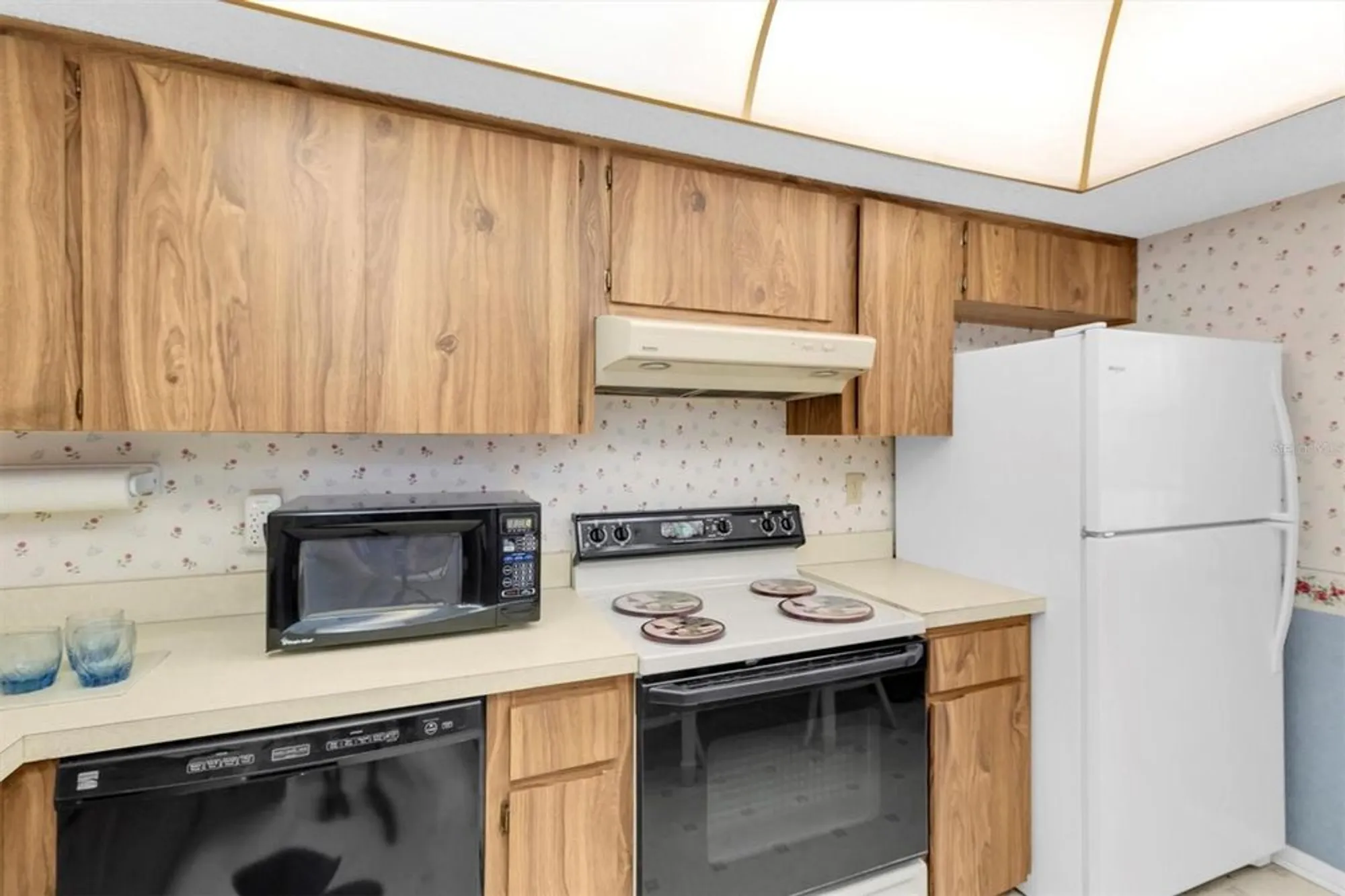 Property Slideshow image 9 of 59 | 11204 pembridge ct 4, Port Richey, FL, 34668