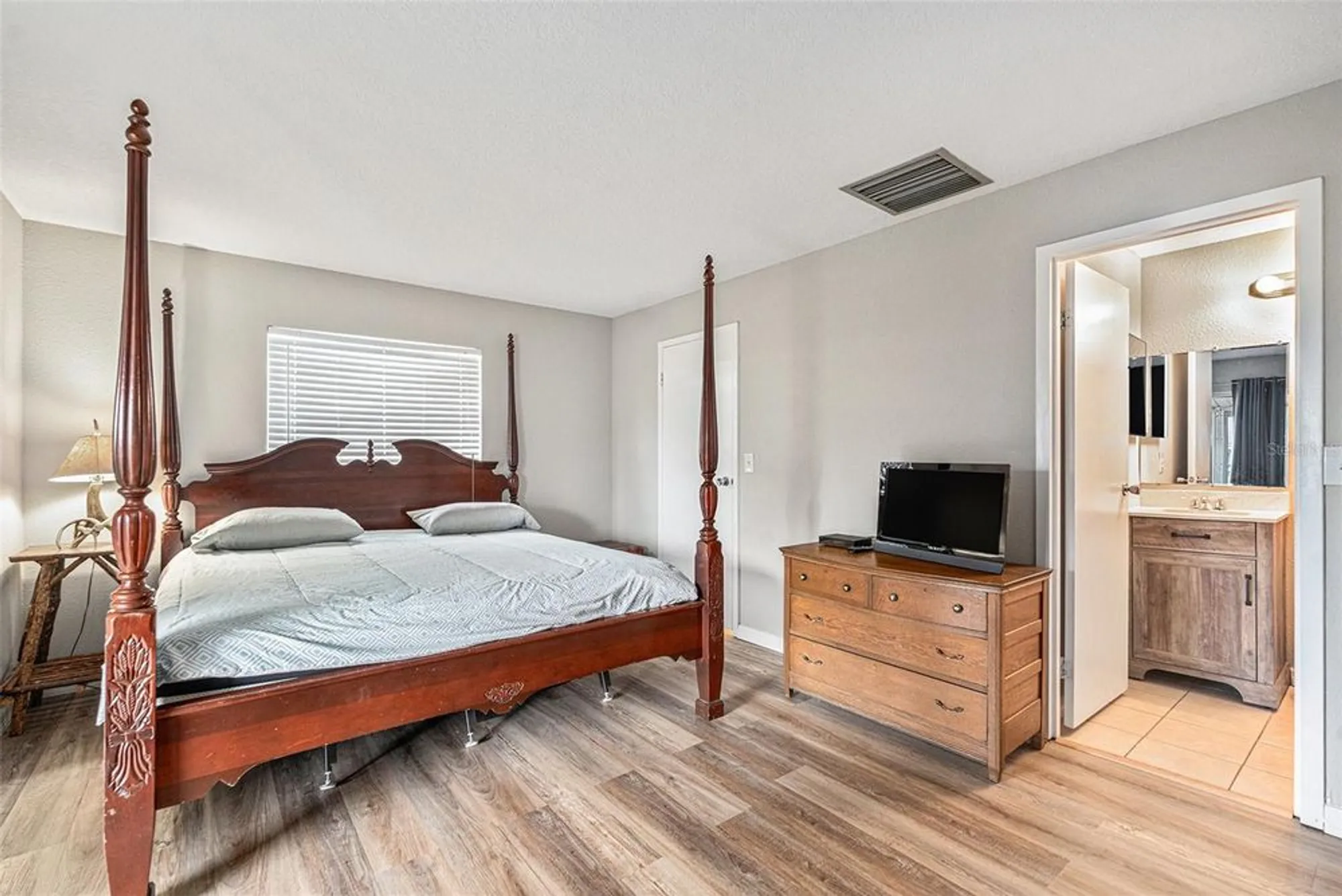 Property Slideshow image 13 of 22 | 301 andover pl 175, Sun City Center, FL, 33573