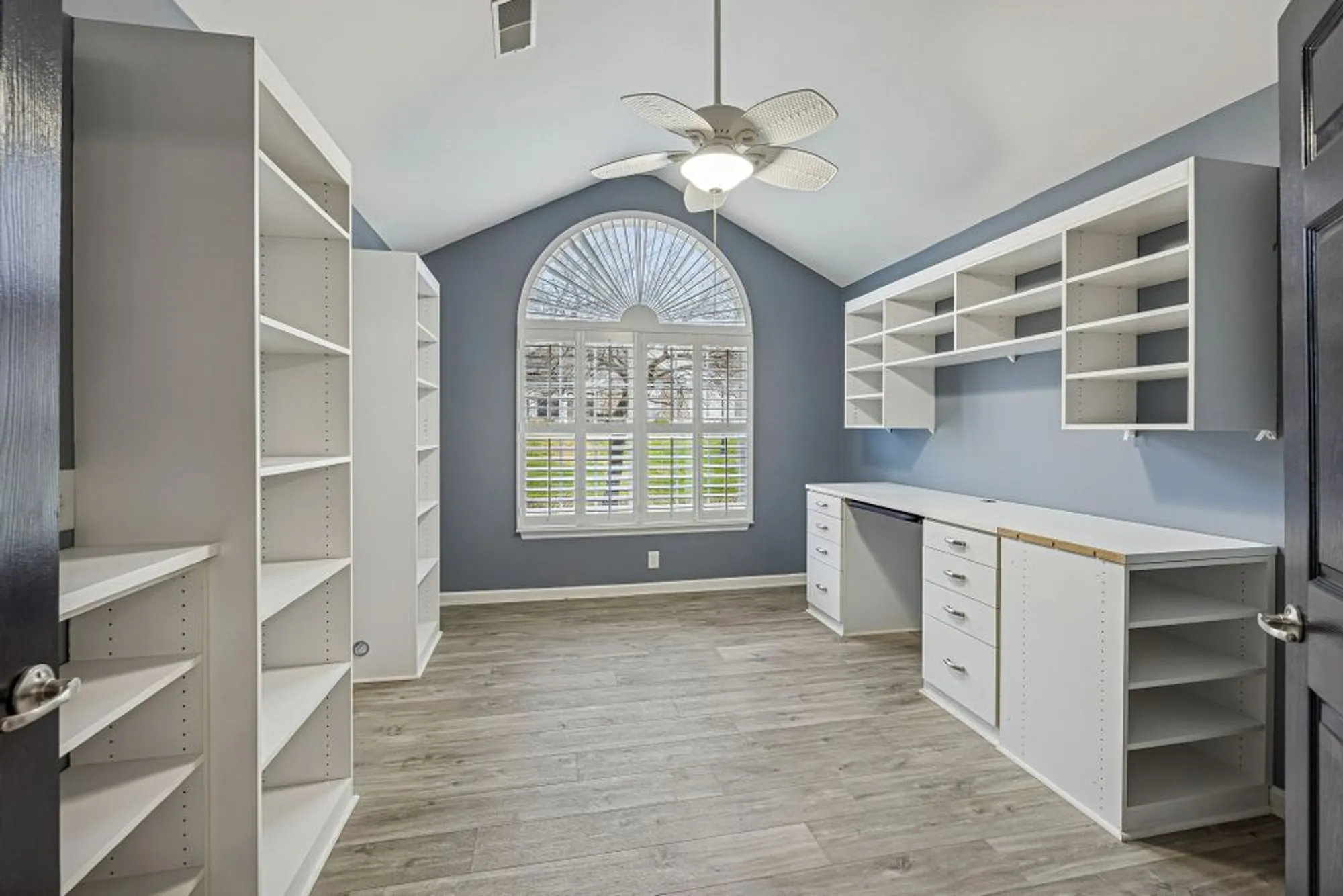 Property Slideshow image 16 of 39 | 825 s browns ln 2102, Gallatin, TN, 37066