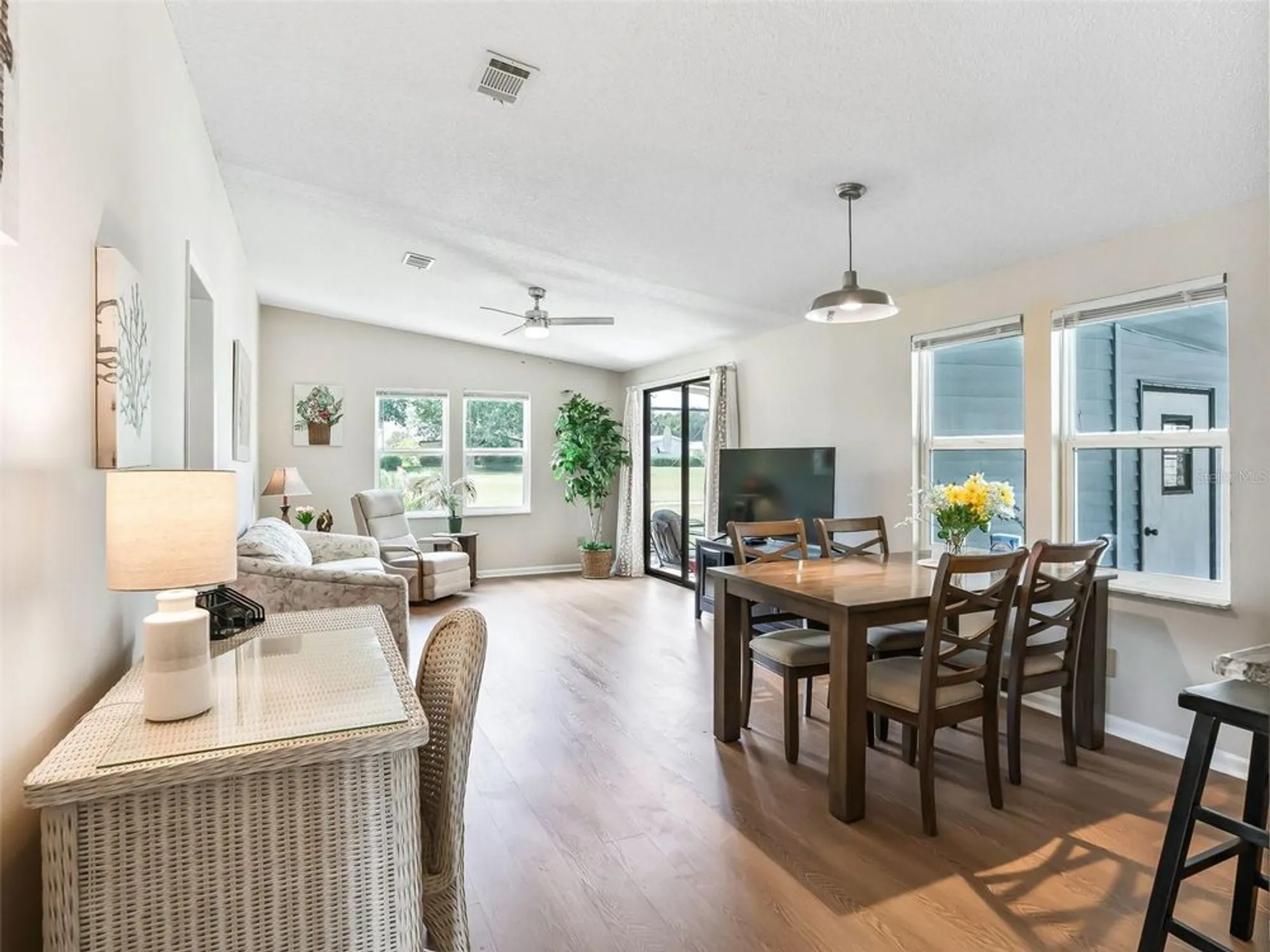 Property Slideshow image 15 of 44 | 1336 e schwartz blvd, The Villages, FL, 32159