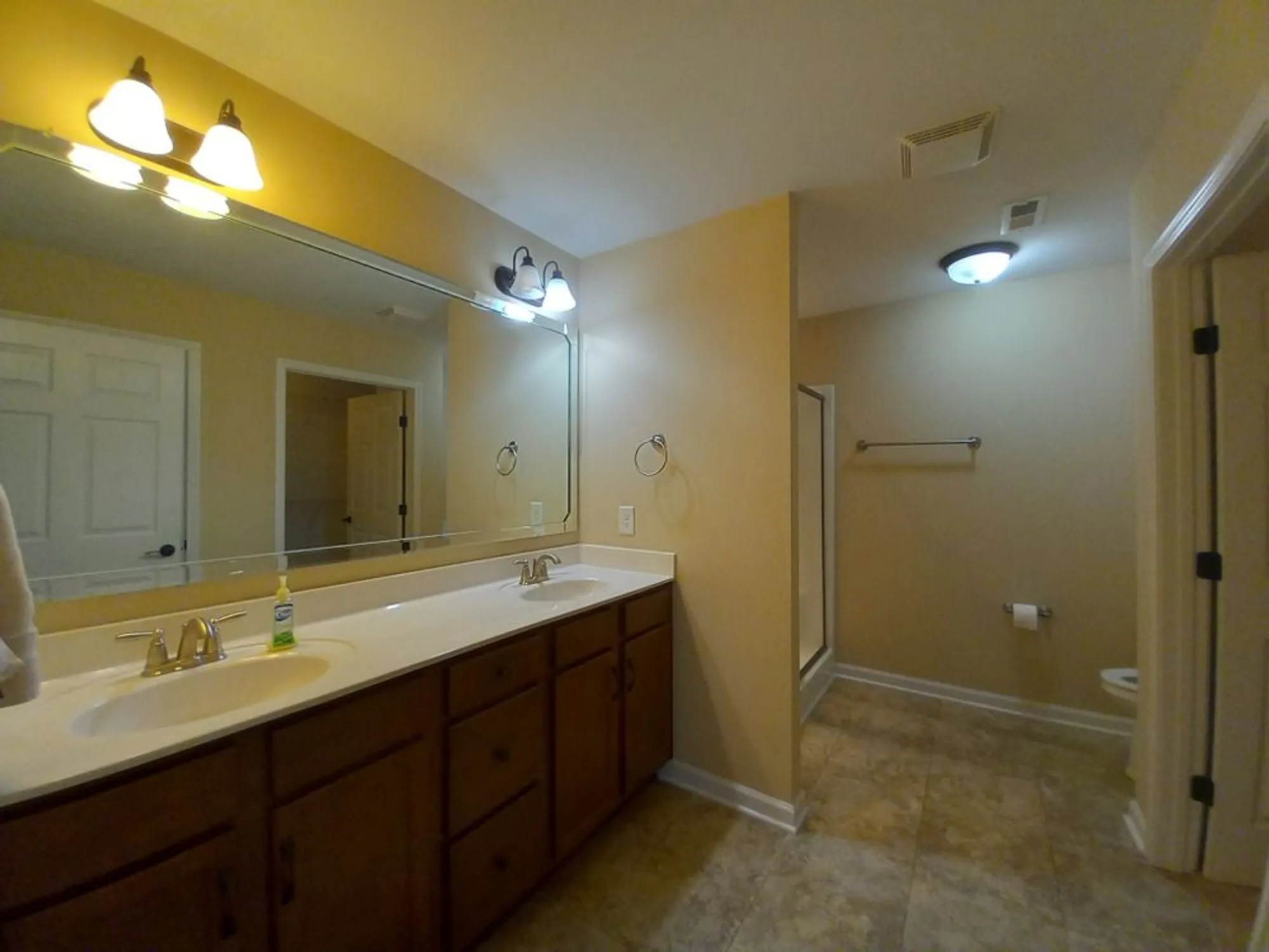 Property Slideshow image 11 of 15 | 395 devon chase hl 4102, Gallatin, TN, 37066