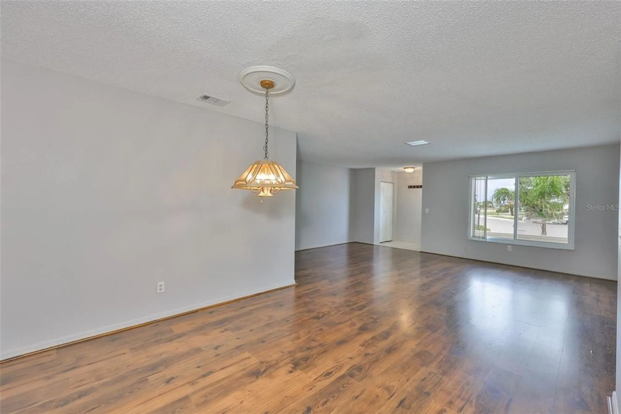 Property Slideshow image 12 of 46 | 206 sola ln, Sun City Center, FL, 33573