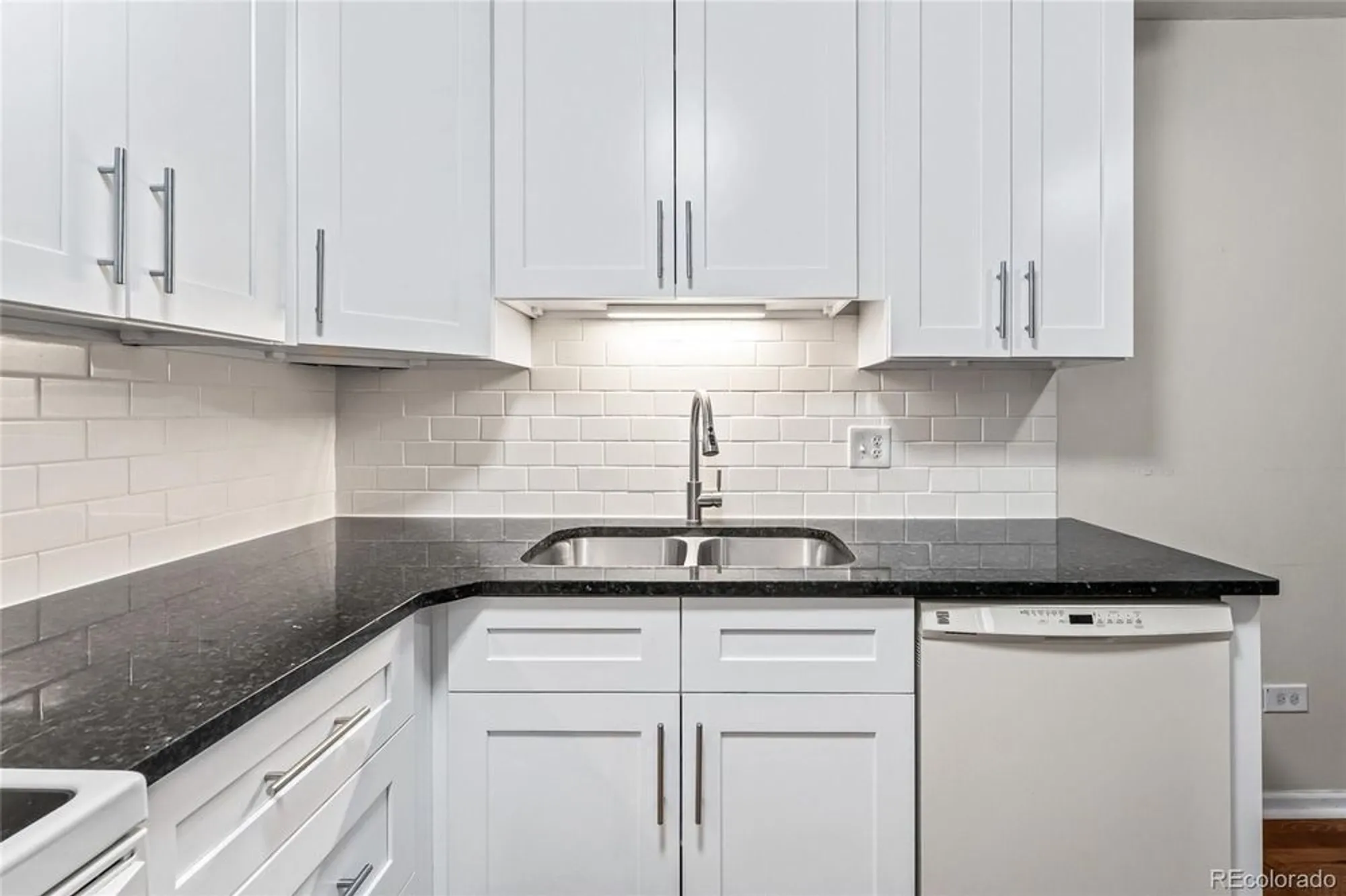 Property Slideshow image 7 of 34 | 610 s alton way 1b, Denver, CO, 80247