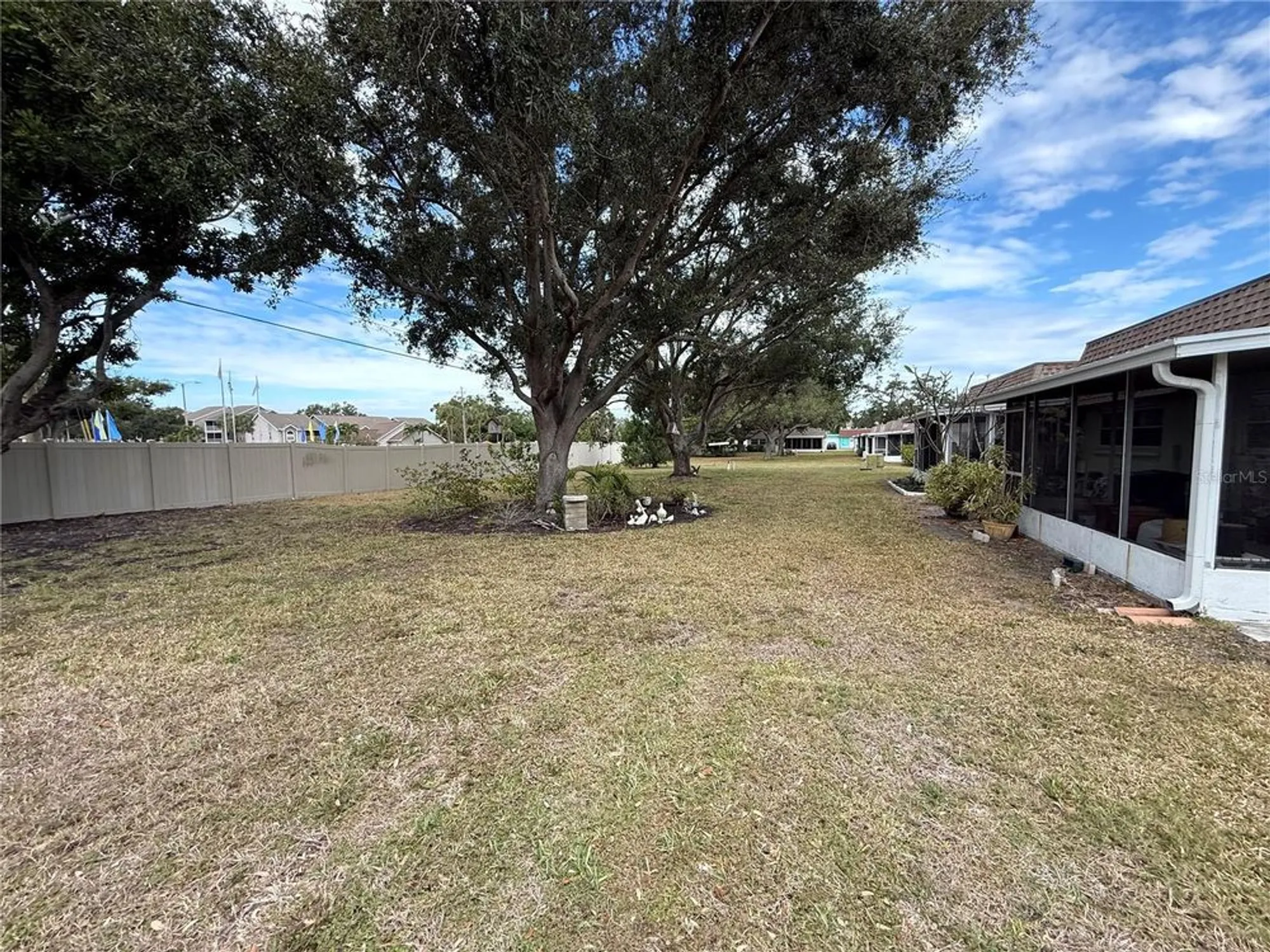 Property Slideshow image 4 of 13 | 8472 deauville n # 8472, Pinellas Park, FL, 33781