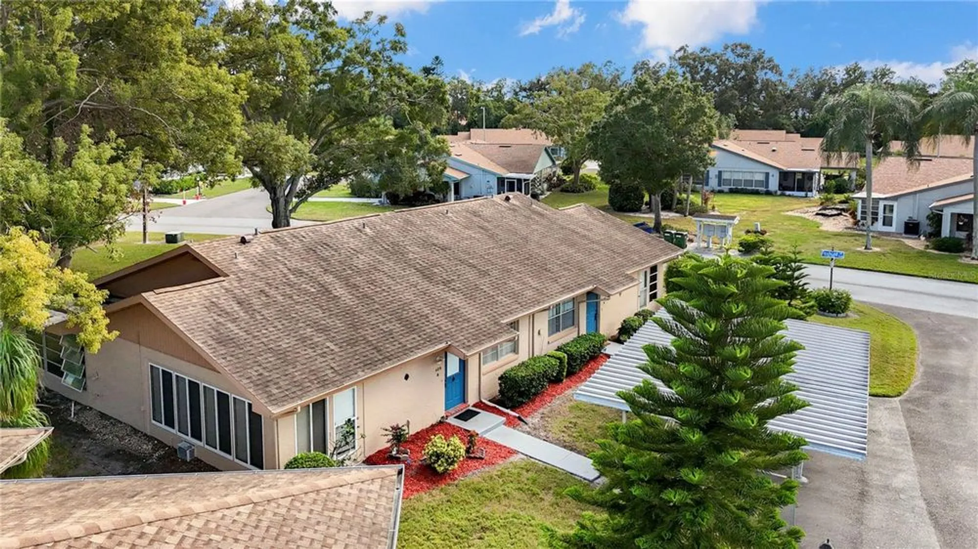 Property Slideshow image 3 of 34 | 409 feltham trl b, Sun City Center, FL, 33573