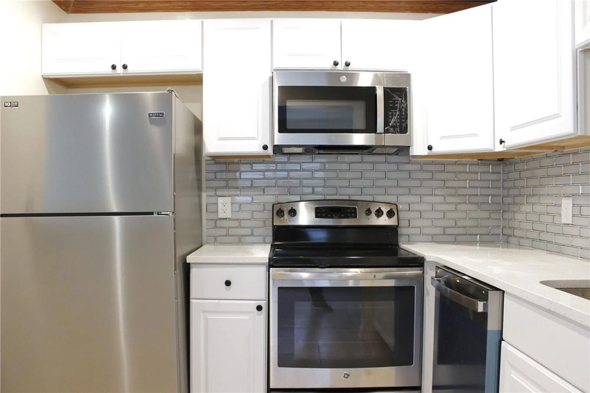 Property Slideshow image 13 of 40 | 101 cambridge trl apt 194, Sun City Center, FL, 33573