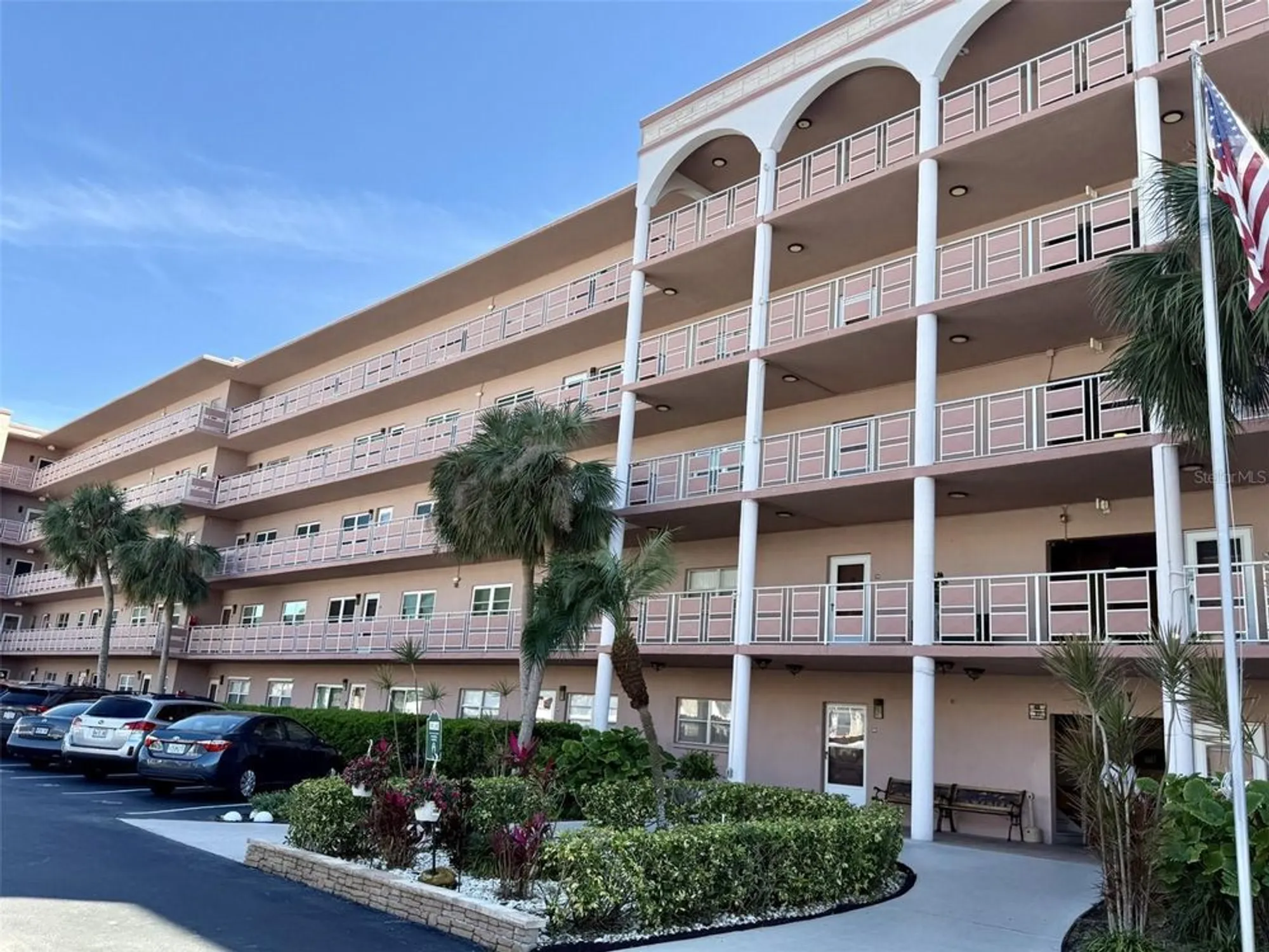Property Slideshow image 1 of 20 | 5521 80th st n unit 306, Saint Petersburg, FL, 33709