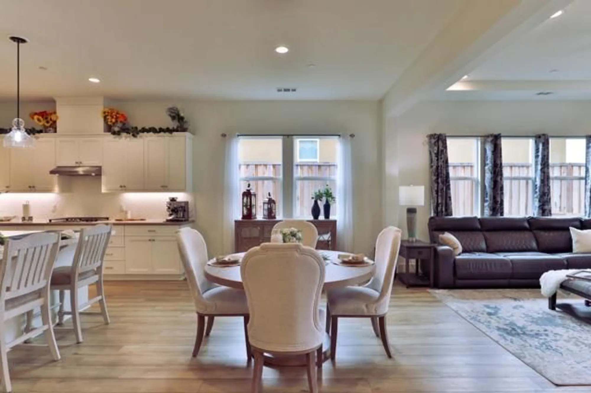 Property Slideshow image 11 of 52 | 2102 white oak dr, Hollister, CA, 95023