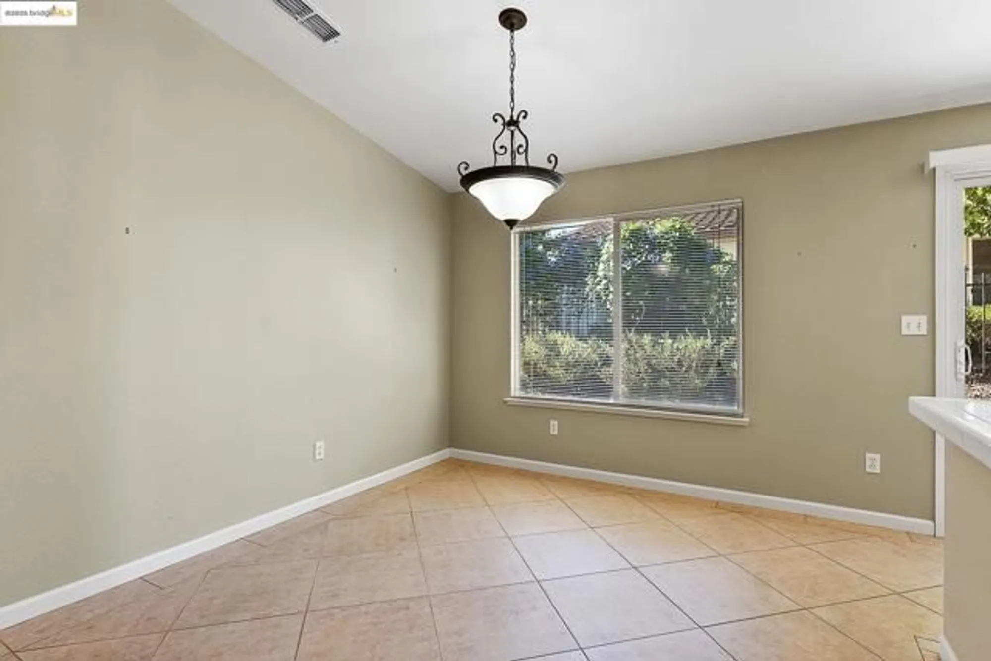 Property Slideshow image 6 of 31 | 617 twin lakes ln, Rio Vista, CA, 94571