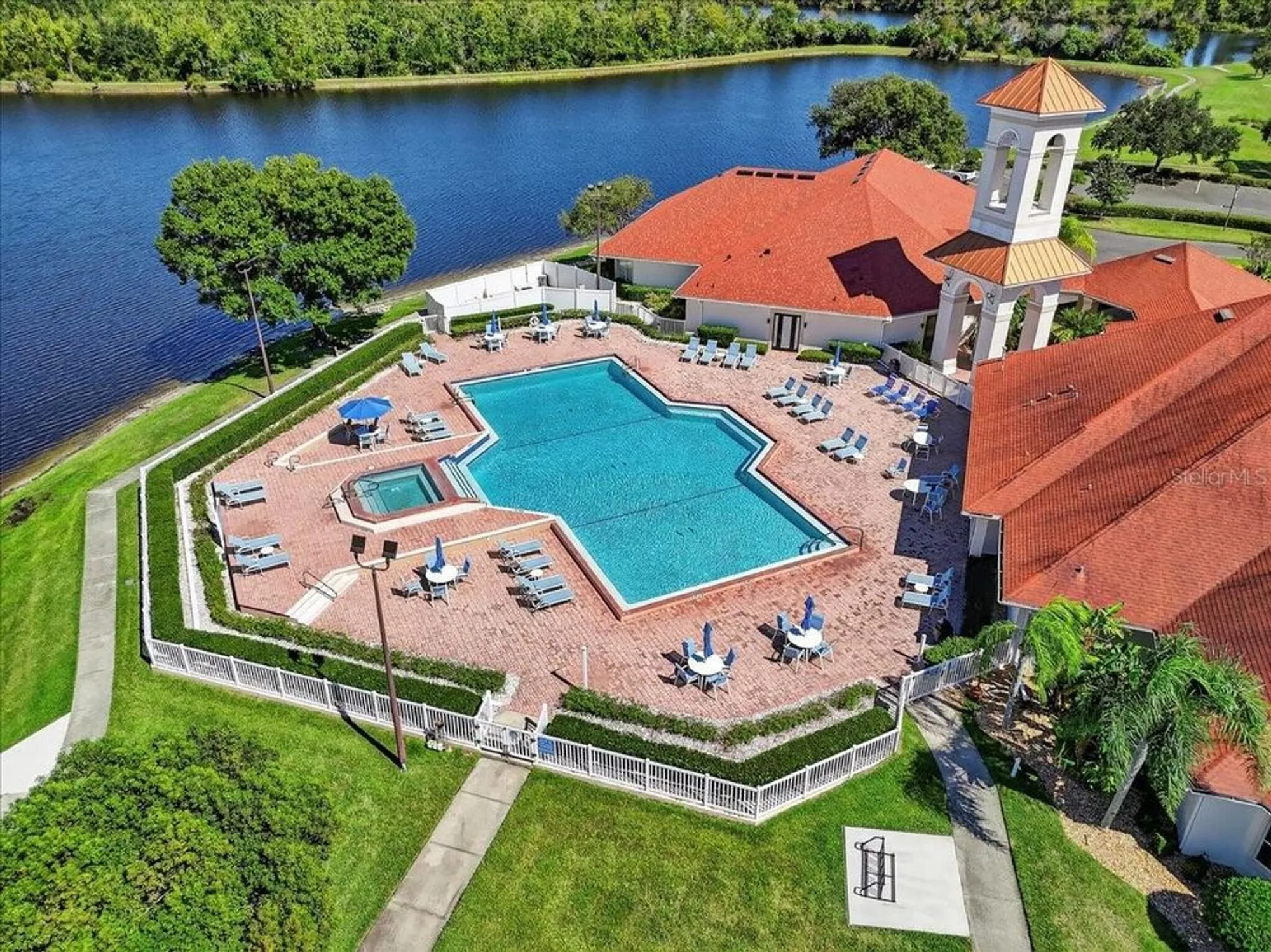 Property Slideshow image 39 of 50 | 4048 windchime ln, Lakeland, FL, 33811