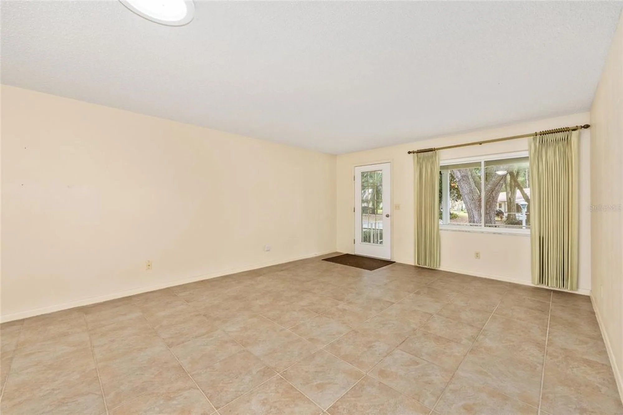 Property Slideshow image 12 of 40 | 9121 sw 83rd ct c, Ocala, FL, 34481