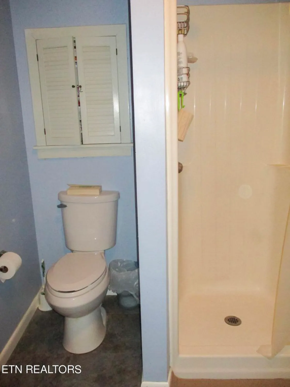 Property Slideshow image 20 of 38 | 312 lakeview dr, Crossville, TN, 38558