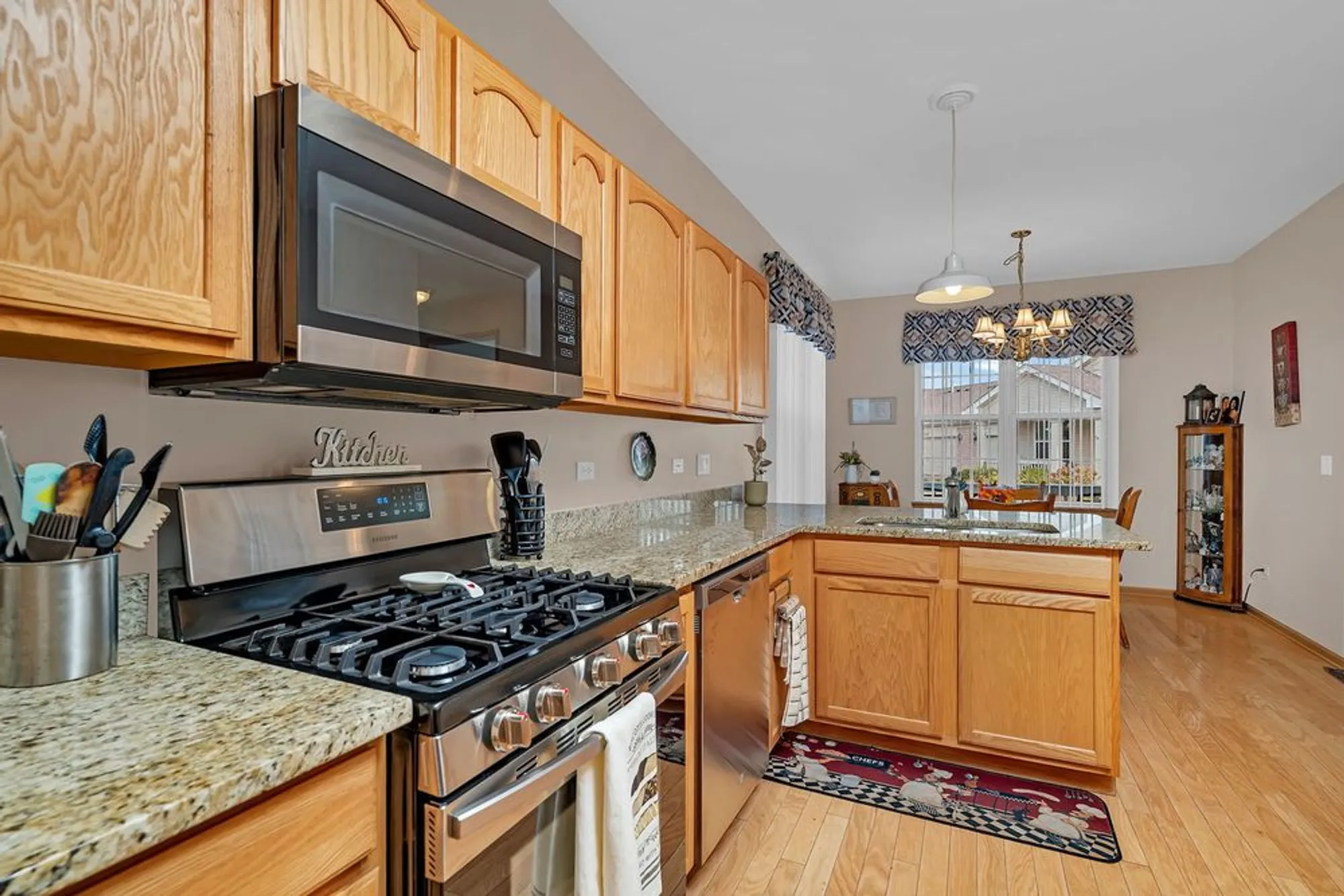 Property Slideshow image 9 of 26 | 21476 mays lake ct, Crest Hill, IL, 60403