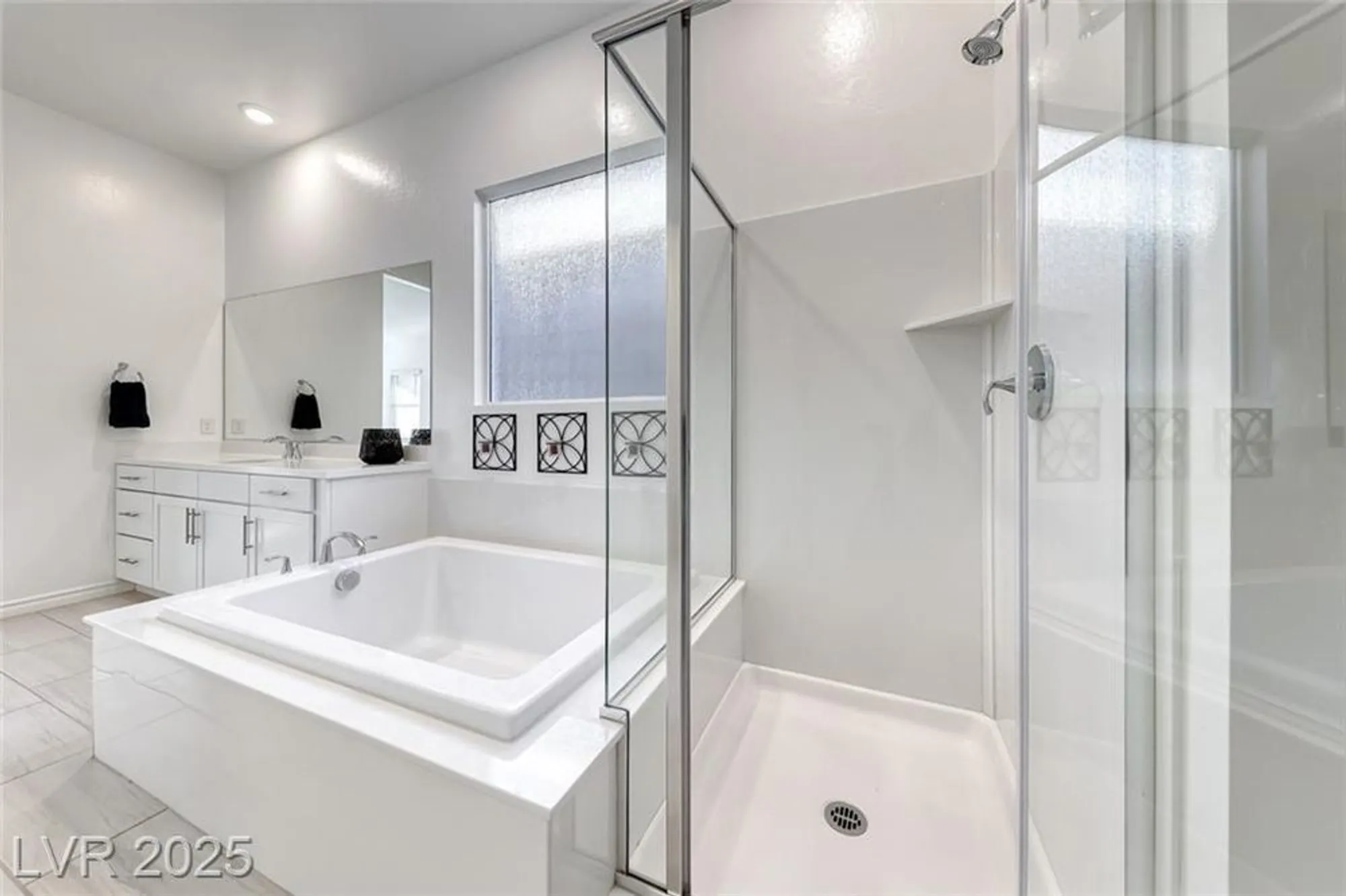 Property Slideshow image 34 of 65 | 141 juliette pointe ln, Henderson, NV, 89011