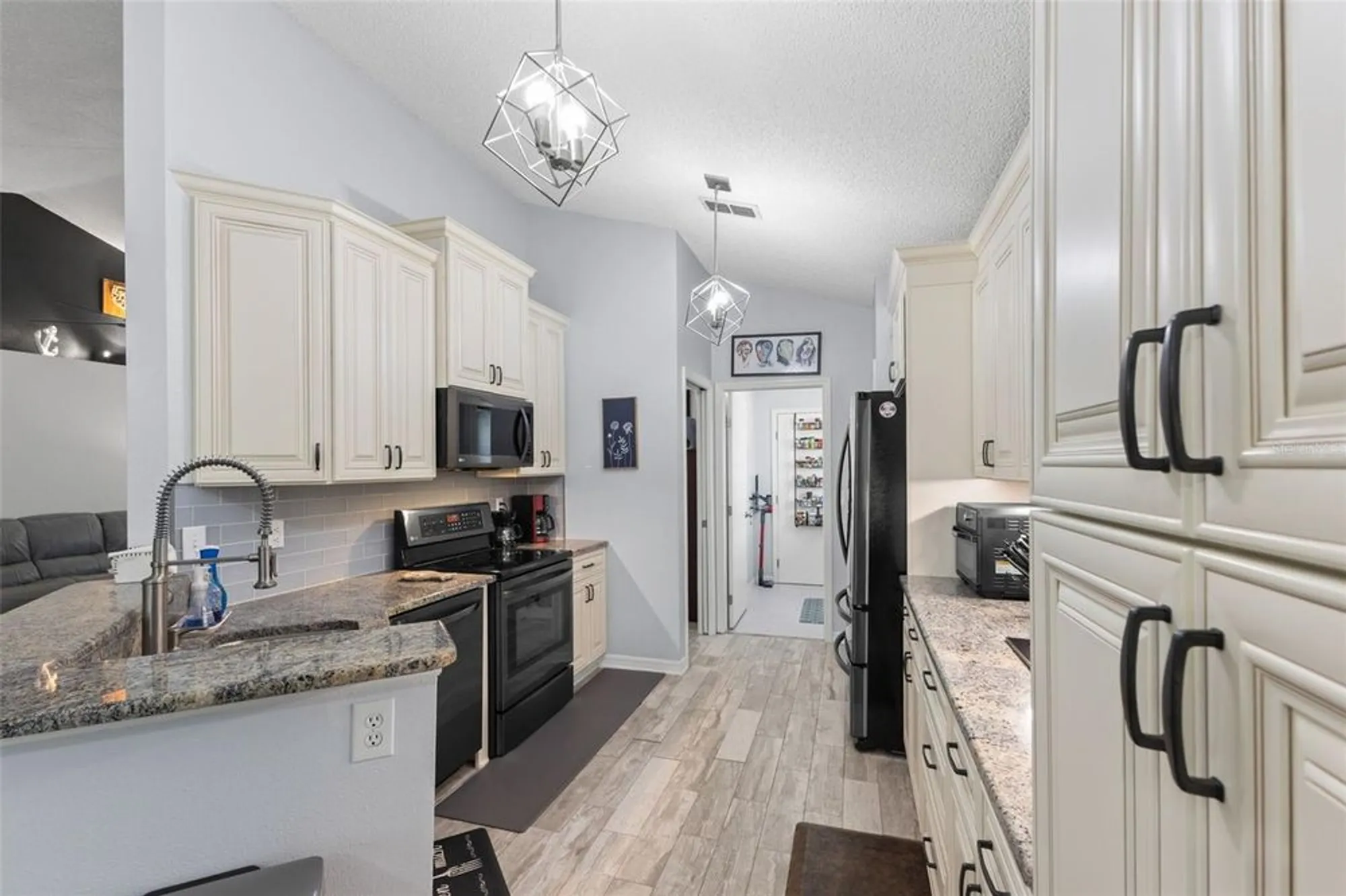 Property Slideshow image 15 of 51 | 1911 e del webb blvd, Sun City Center, FL, 33573