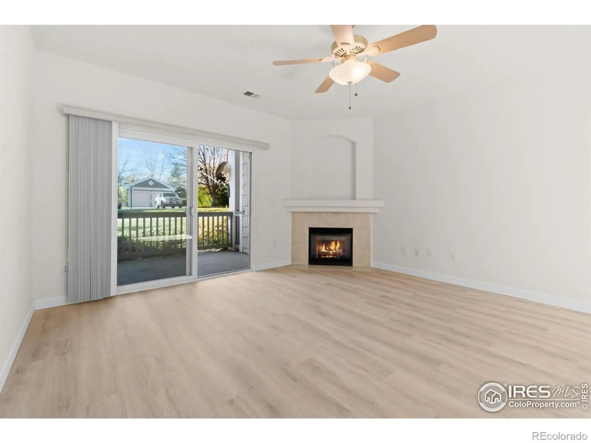 Property Slideshow image 4 of 36 | 4635 hahns peak dr 102, Loveland, CO, 80538