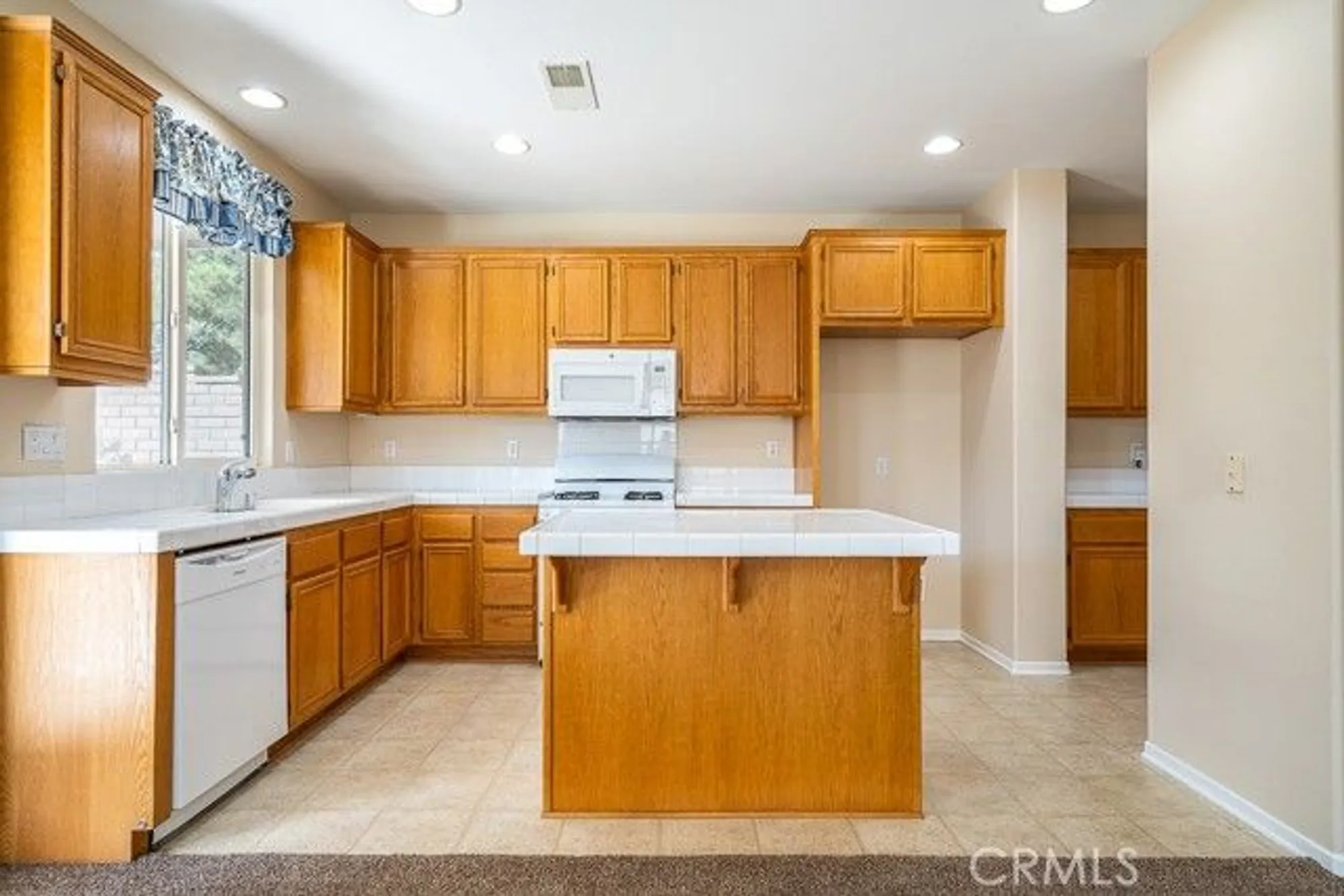Property Slideshow image 10 of 56 | 241 carner ln, Hemet, CA, 92545