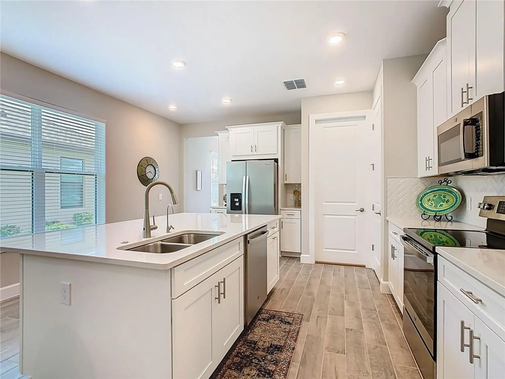 Property Slideshow image 8 of 48 | 1029 umbria dr, Poinciana, FL, 34759