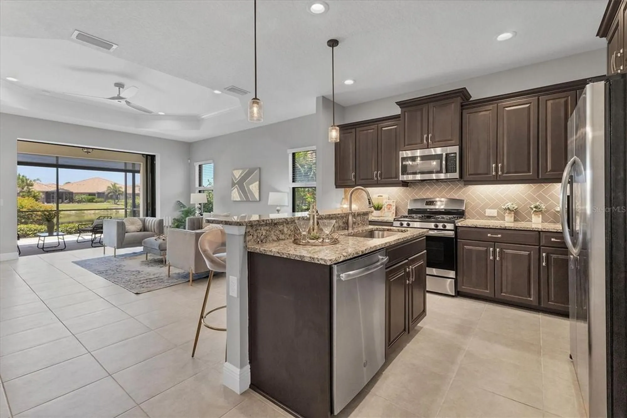 Property Slideshow image 15 of 55 | 21649 avon park ct, Venice, FL, 34293