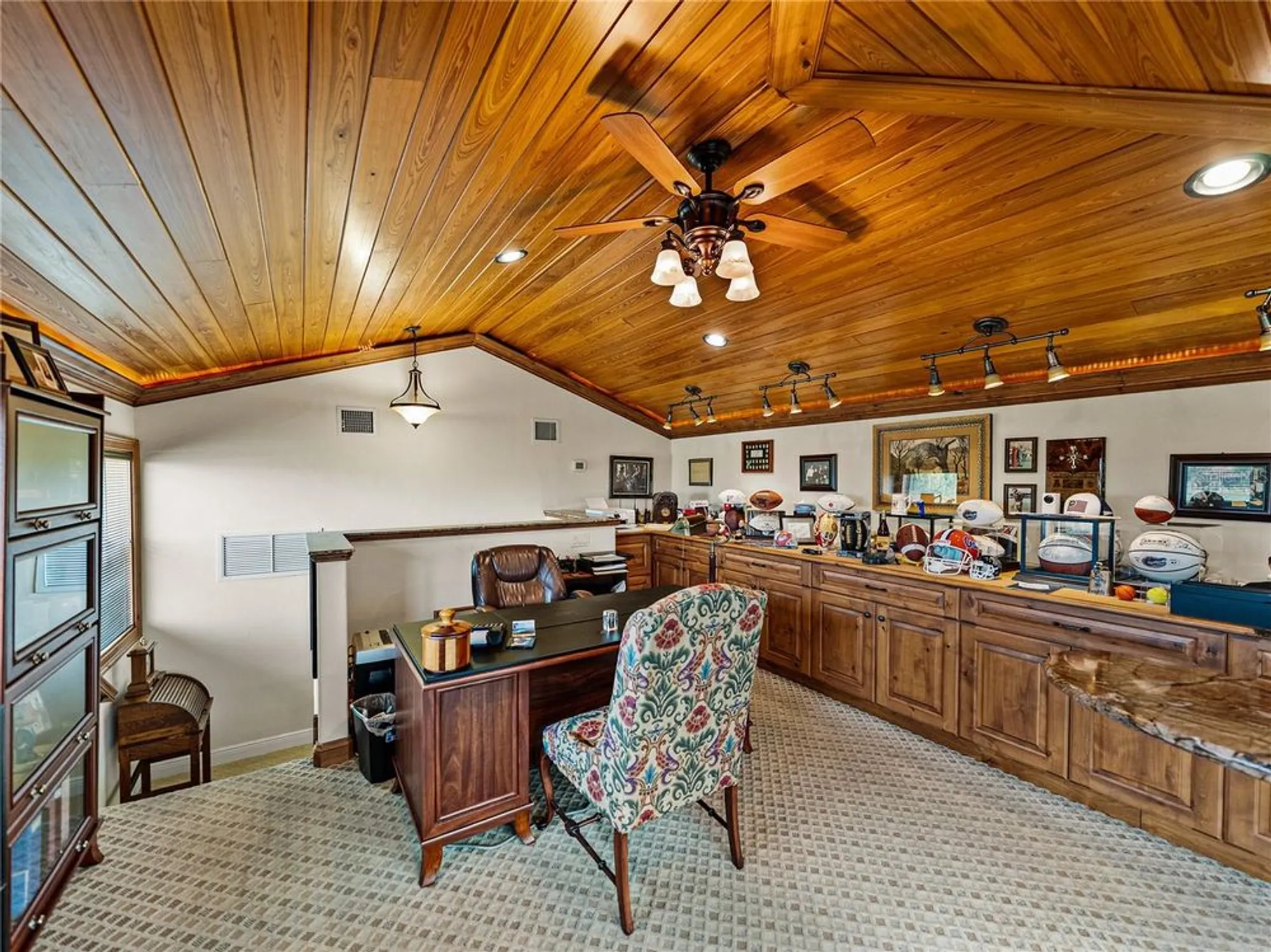 Property Slideshow image 47 of 100 | 4276 dunmore dr, Lake Wales, FL, 33859