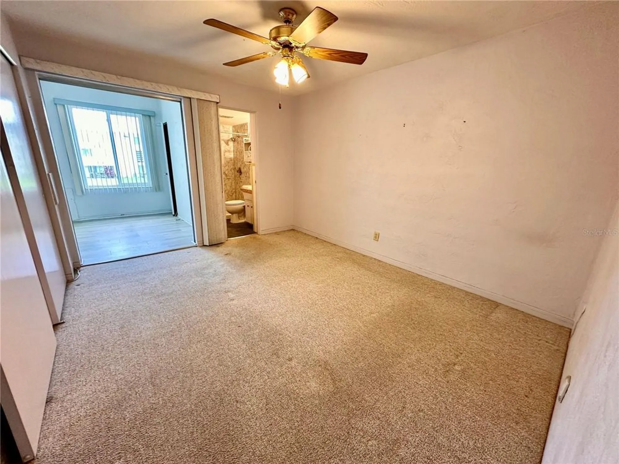 Property Slideshow image 11 of 39 | 2434 australia way 38, Clearwater, FL, 33763