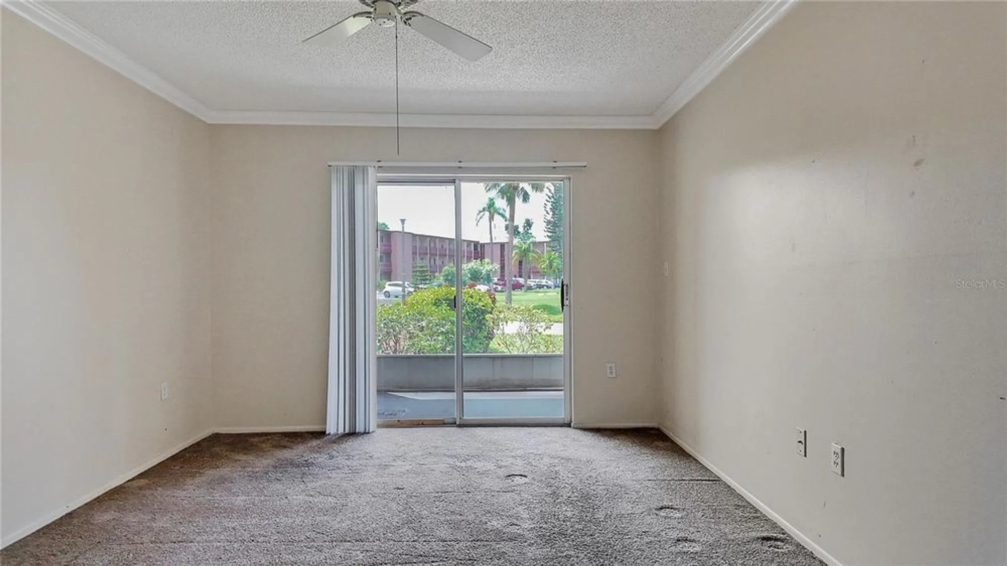 Property Slideshow image 14 of 21 | 4127 heron way # 111, Bradenton, FL, 34205