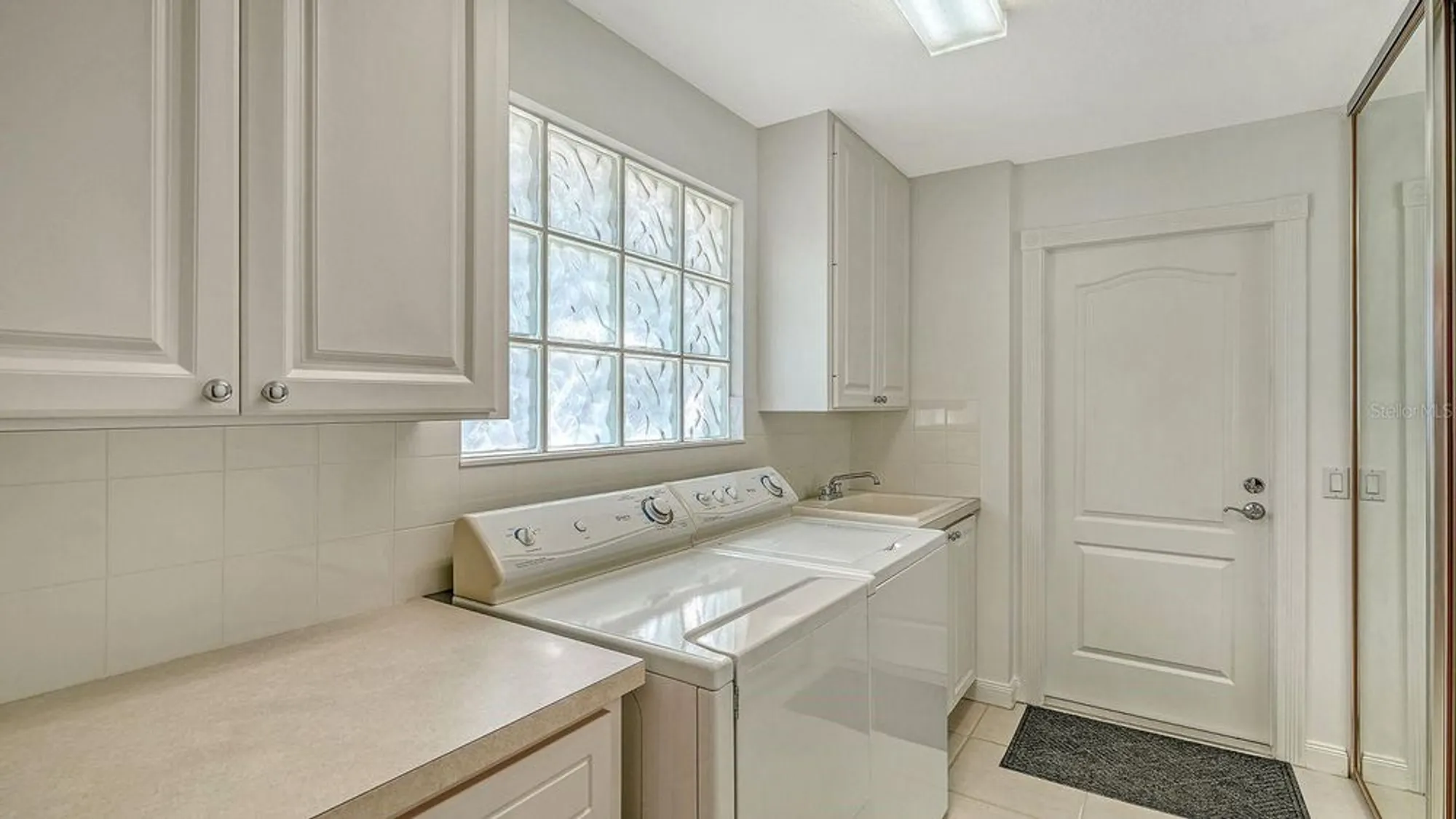 Property Slideshow image 37 of 71 | 8878 estepona ct, Sarasota, FL, 34238