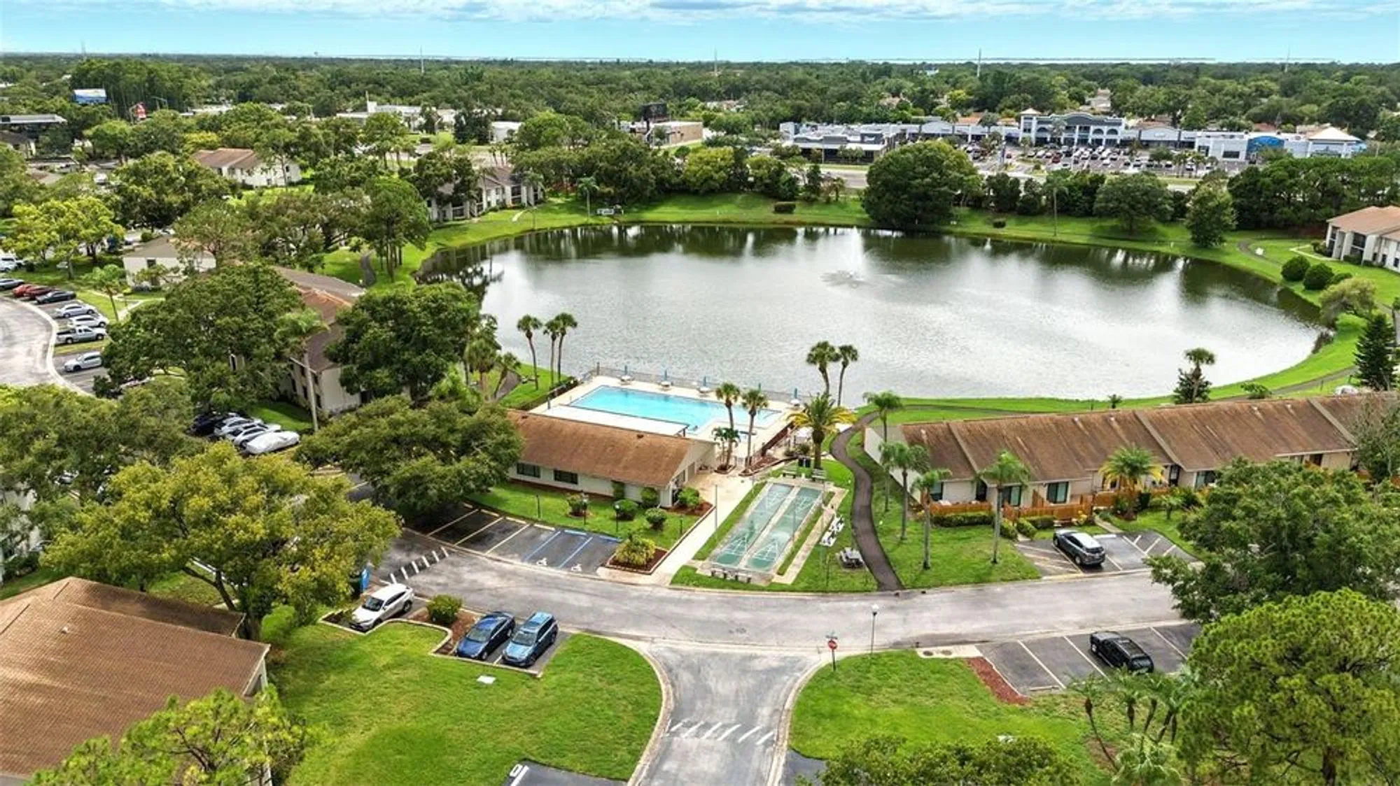 Property Slideshow image 8 of 44 | 1725 pine ridge way e, Palm Harbor, FL, 34684
