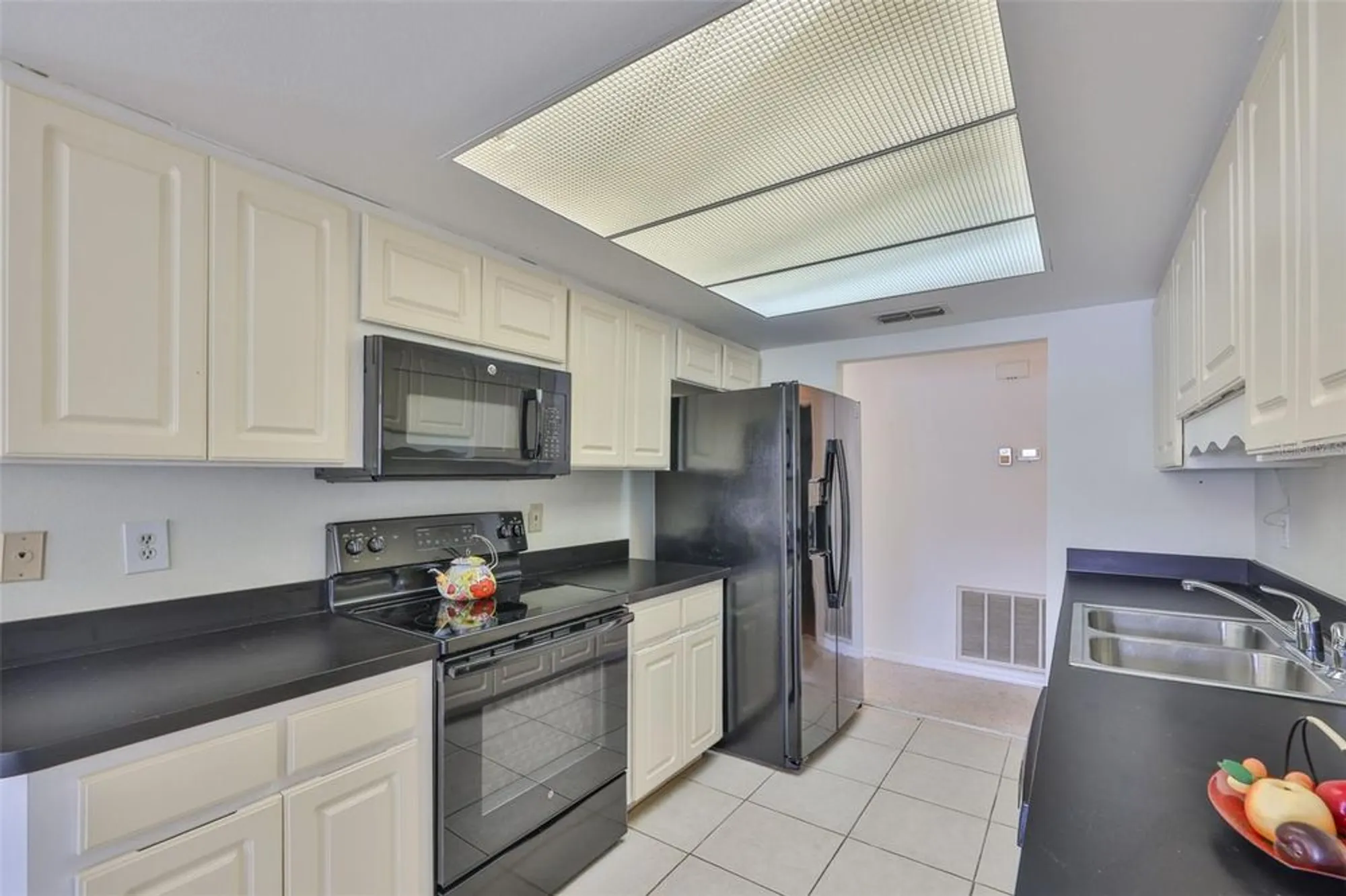 Property Slideshow image 14 of 22 | 1709 s pebble beach blvd, Sun City Center, FL, 33573