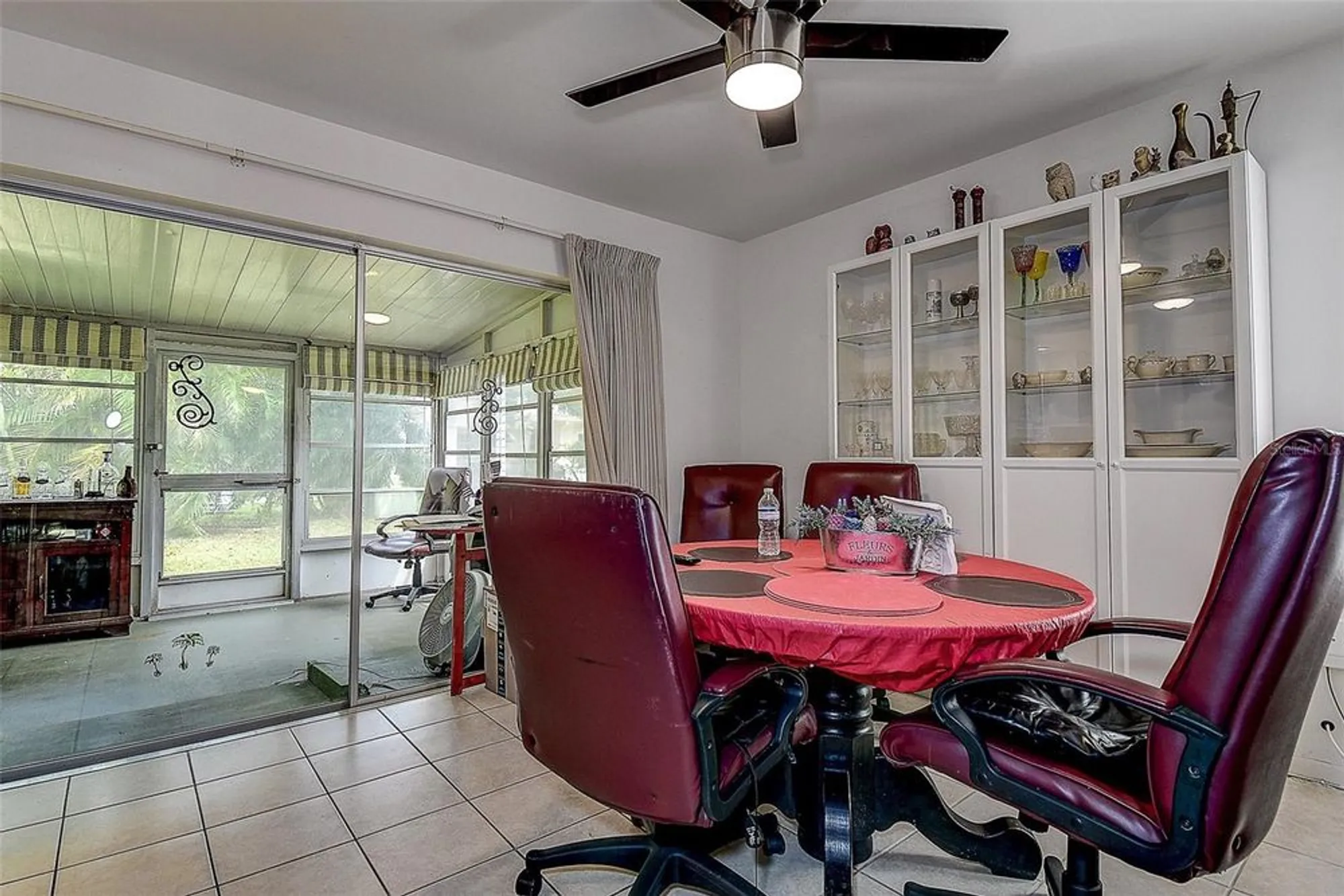 Property Slideshow image 15 of 36 | 2955 briar cliff dr, Palm Harbor, FL, 34684