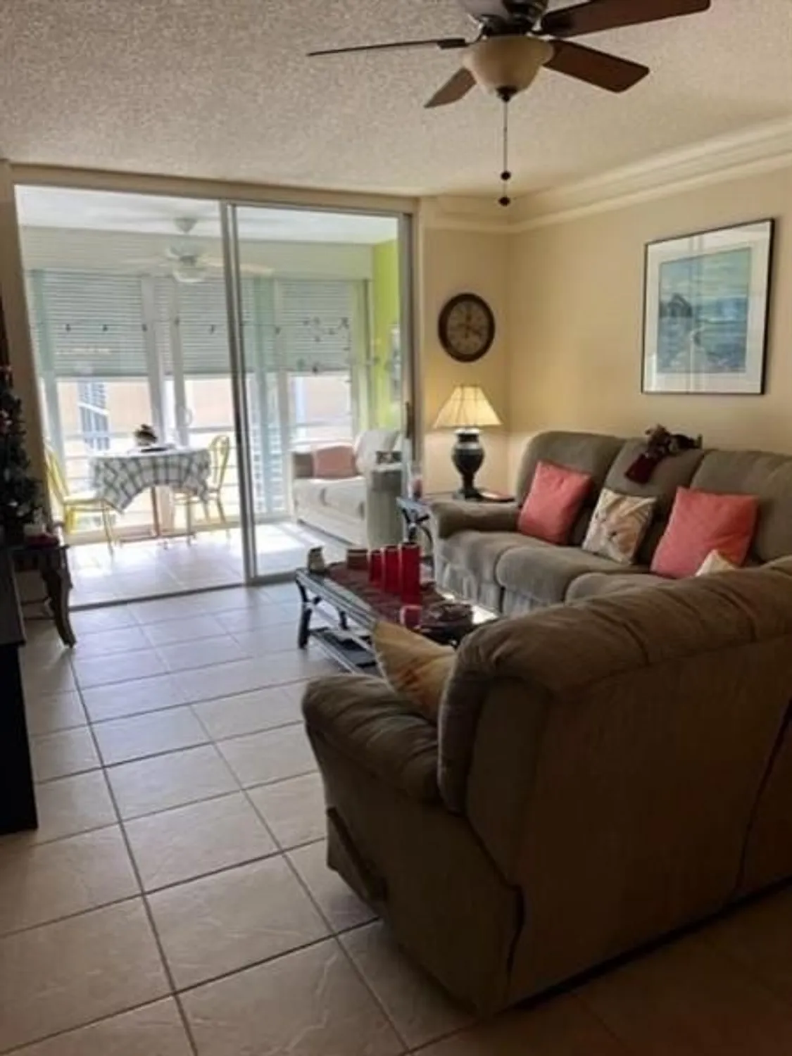 Property Slideshow image 4 of 15 | 314 se 10th st 305, Dania Beach, FL, 33004